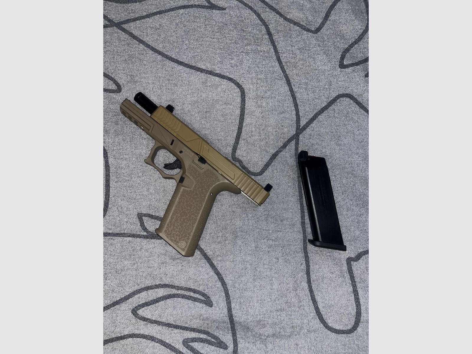 AWC VX7301 mit Metallschlitten GBB 6mm BB Flat Dark Earth