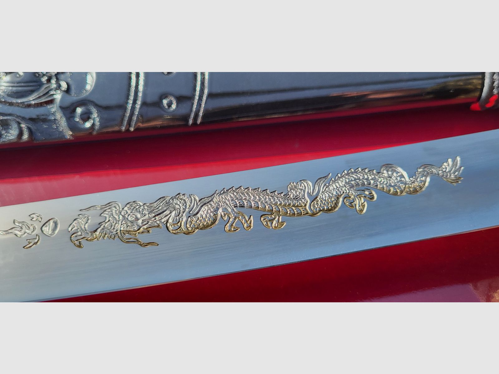 Katana Toshiro Tenryu, schwarz, mit eingraviertem Drachen auf Saya