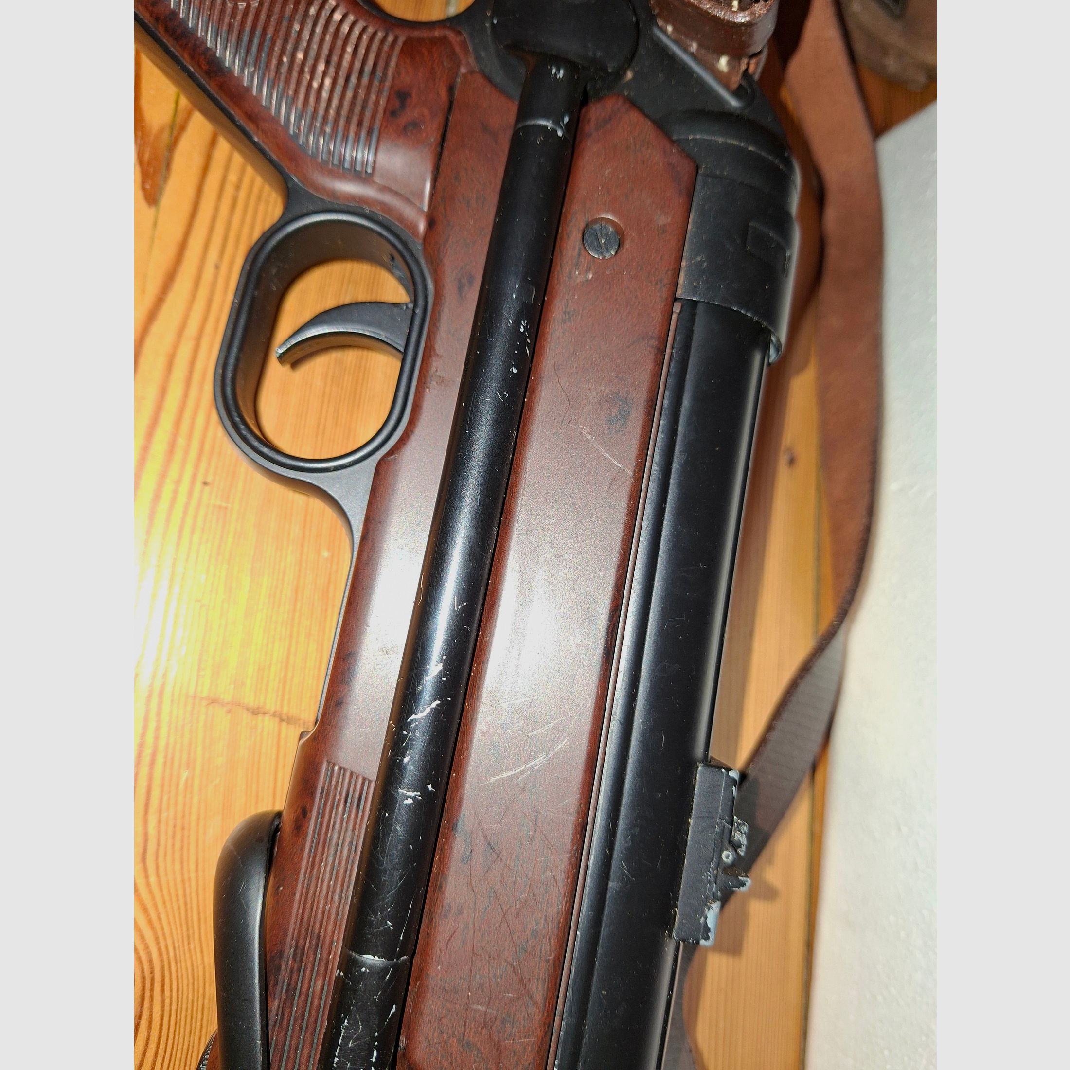 GSG Airsoft MP40 with repro magazine pouches and belt