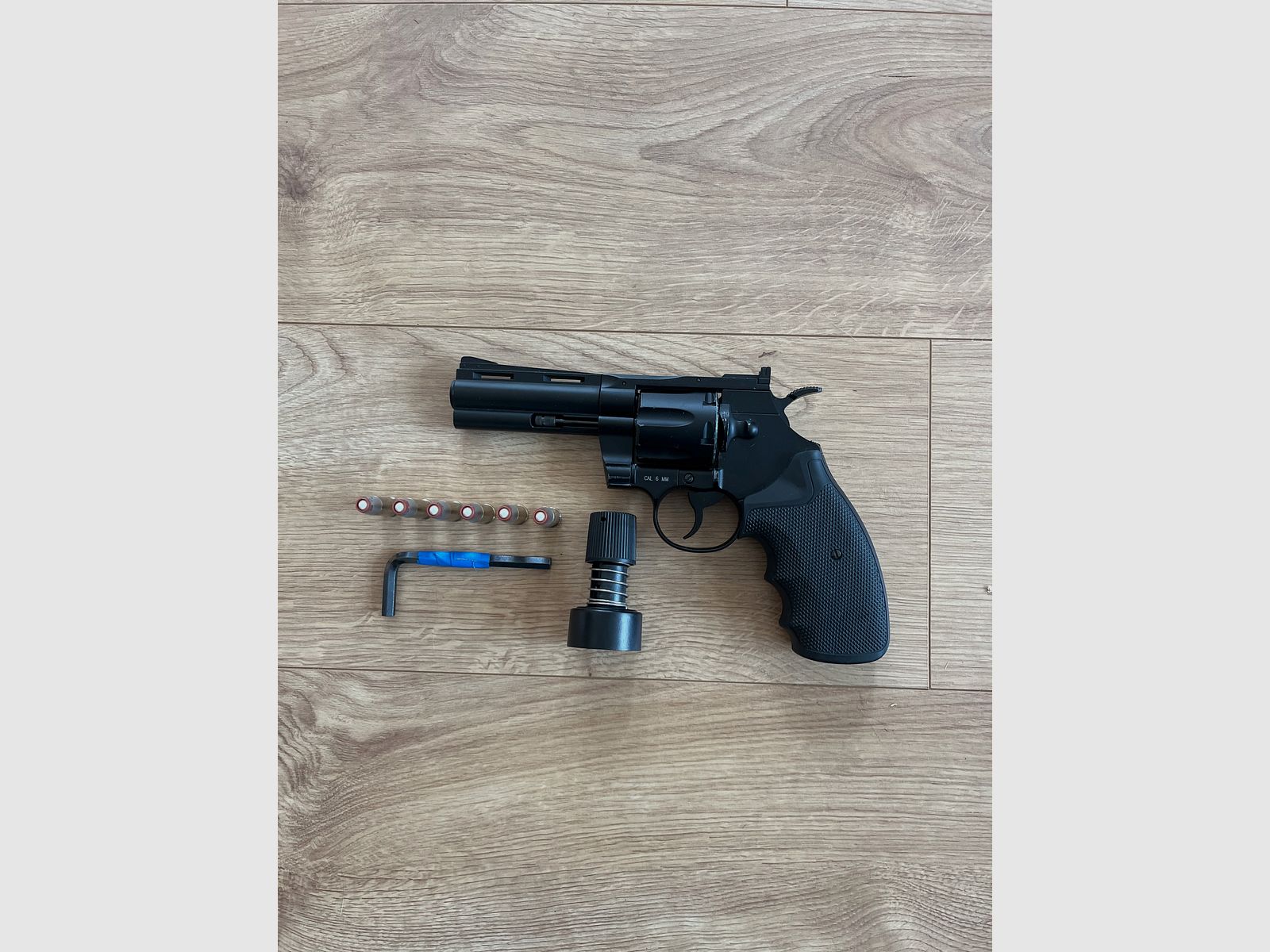KWC .357 Python 4 inch Revolver Full Metal CO2 6mm
