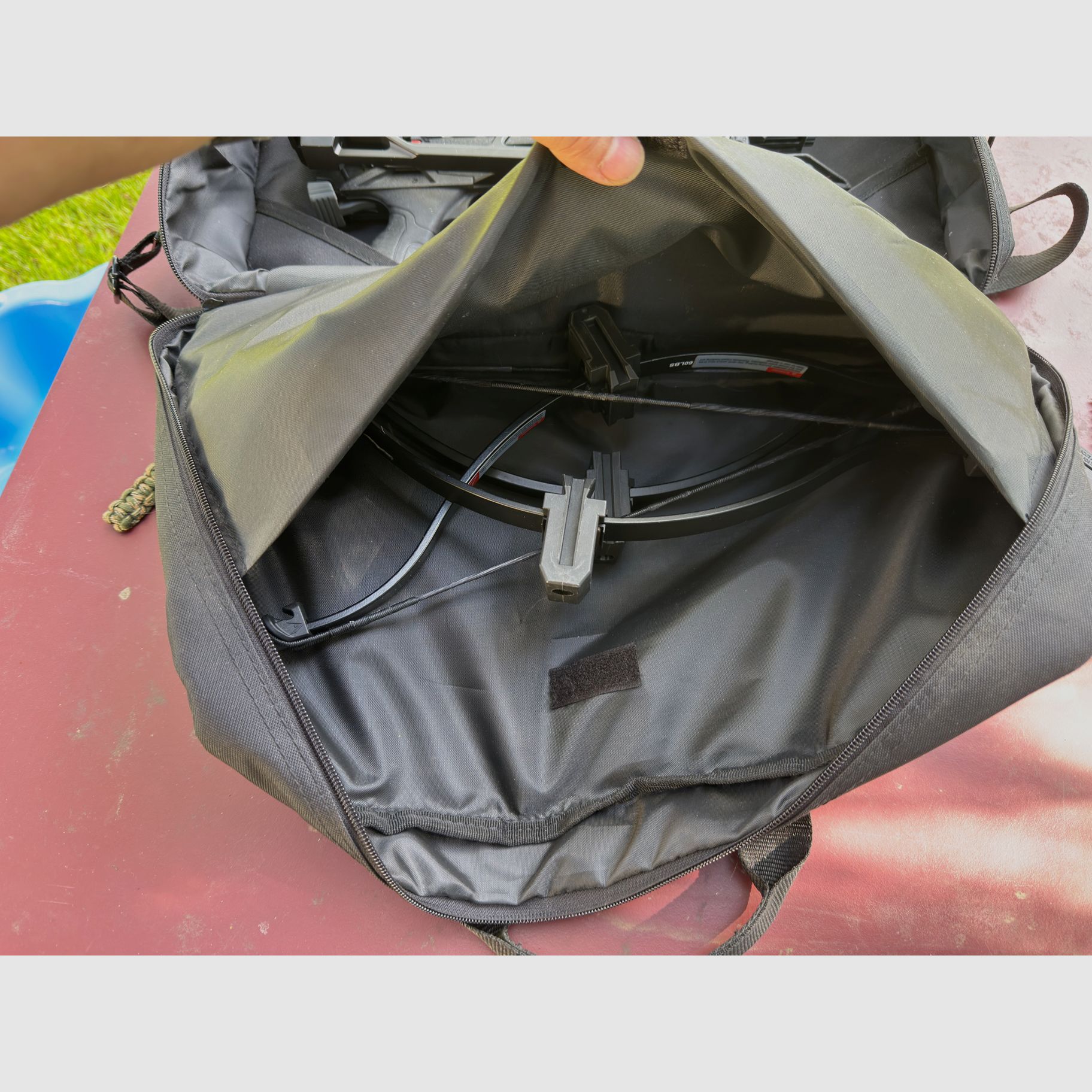 Ultrakomplettpaket EK Archery Vlad Repetierarmbrust mit 8 Schuß Magazin, Tasche, 30, 60 und 90 lbs Bogen, 6 Speadloader, Reddot, Ersatzsehenen, Pfeile usw.