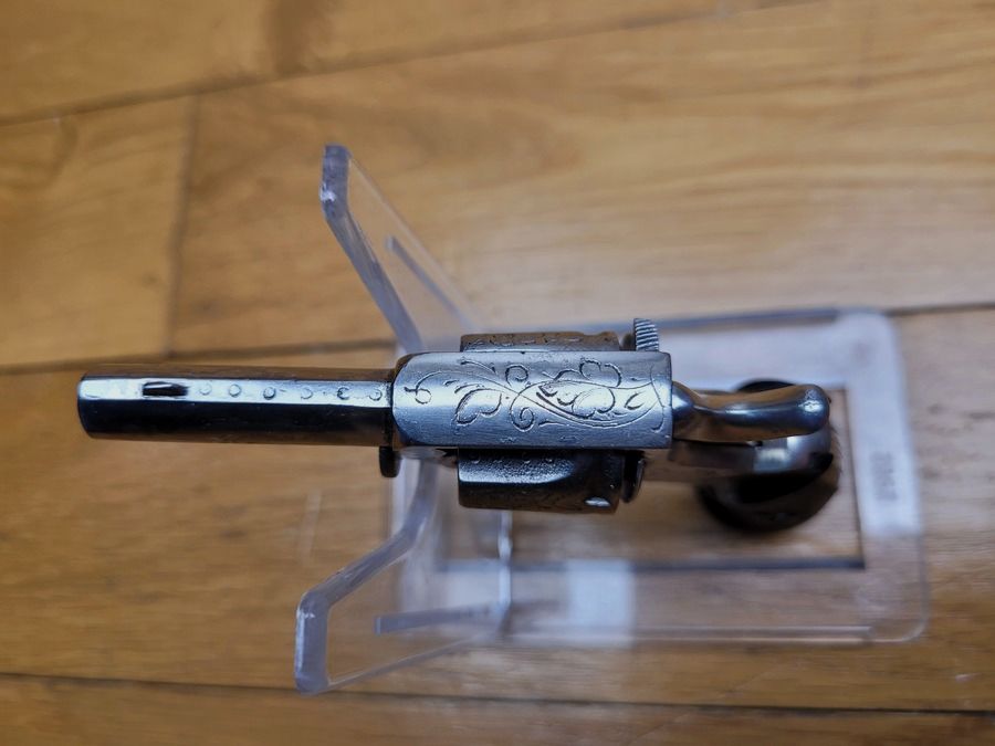 Sehr schöner Mini-Revolver – Perkussion – 5,5 mm – Lütticher Herstellung mit 6 Schuss! – schöne Gravuren – schöne Griffschalen – sehr guter Zustand, Bild 4 von 12