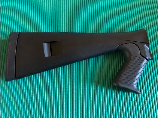 Benelli M3 Hinterschaft mit Pistolengriff, Schulterstütze