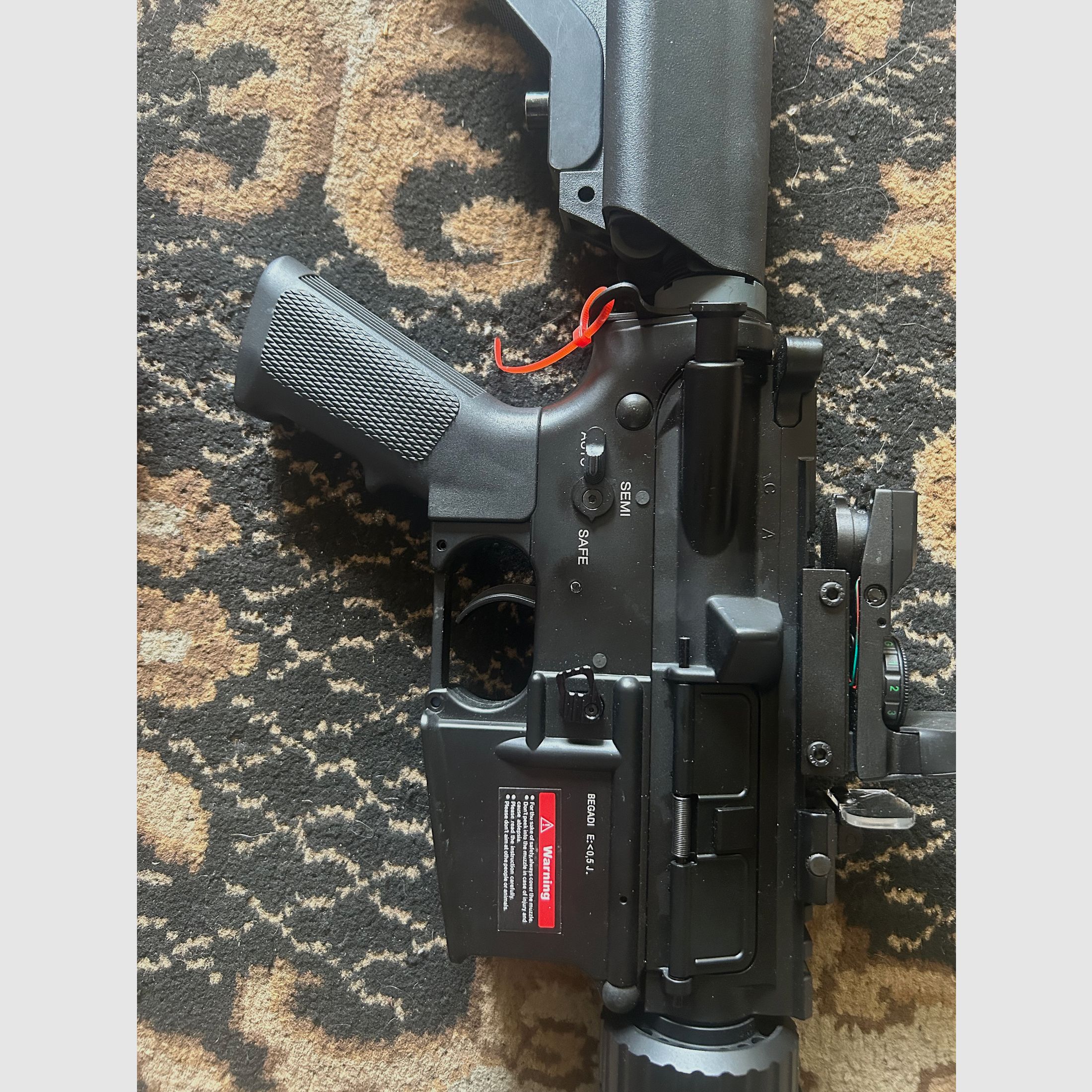 E&C M4 SOPMOD SD -GEN.4- (EFCS, MOSFET, KURZER HUB, AMBIDEXTROUS, GESCHWINDIGKEITSABZUG, PRO HOPUP) AEG MIT METALLGEHÄUSE & BURST MODUS < 0,5 J.