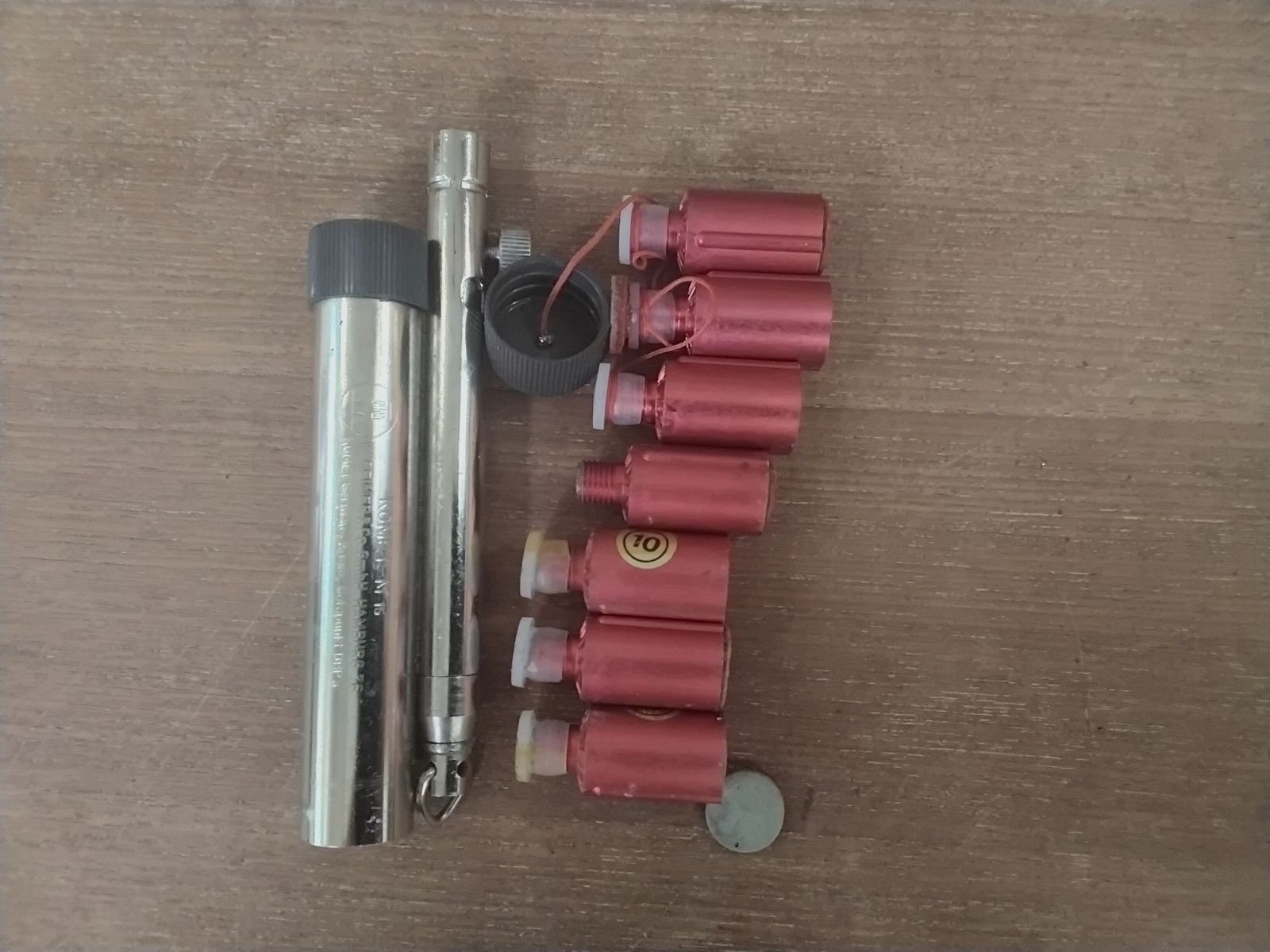 komet m 15 ptb 35/2b komet allemagne 15mm avec 7 coups rouge. Stylo de signal historique.