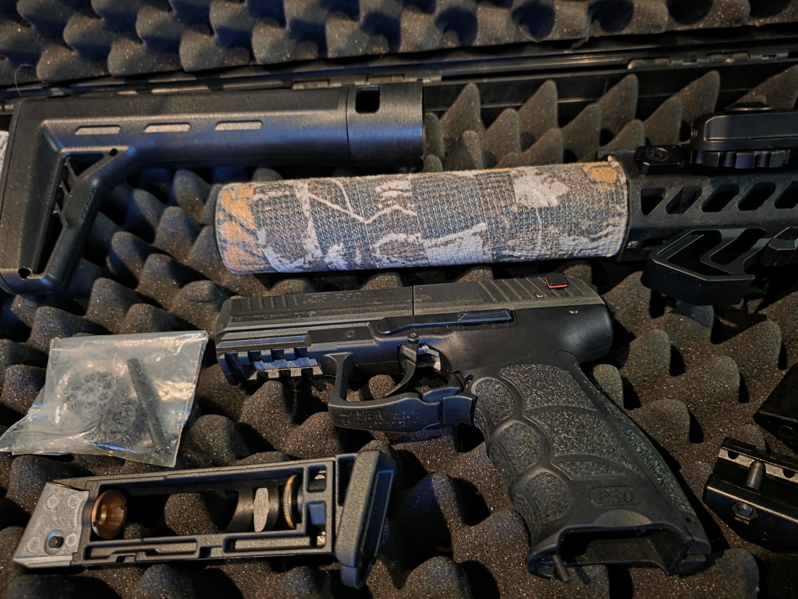 <SIG SAUER MCX Co2 rifle black 4.5 mm diabolo including case and CO2 pistol Heckler & Koch P30 4.5 mm diabolo>