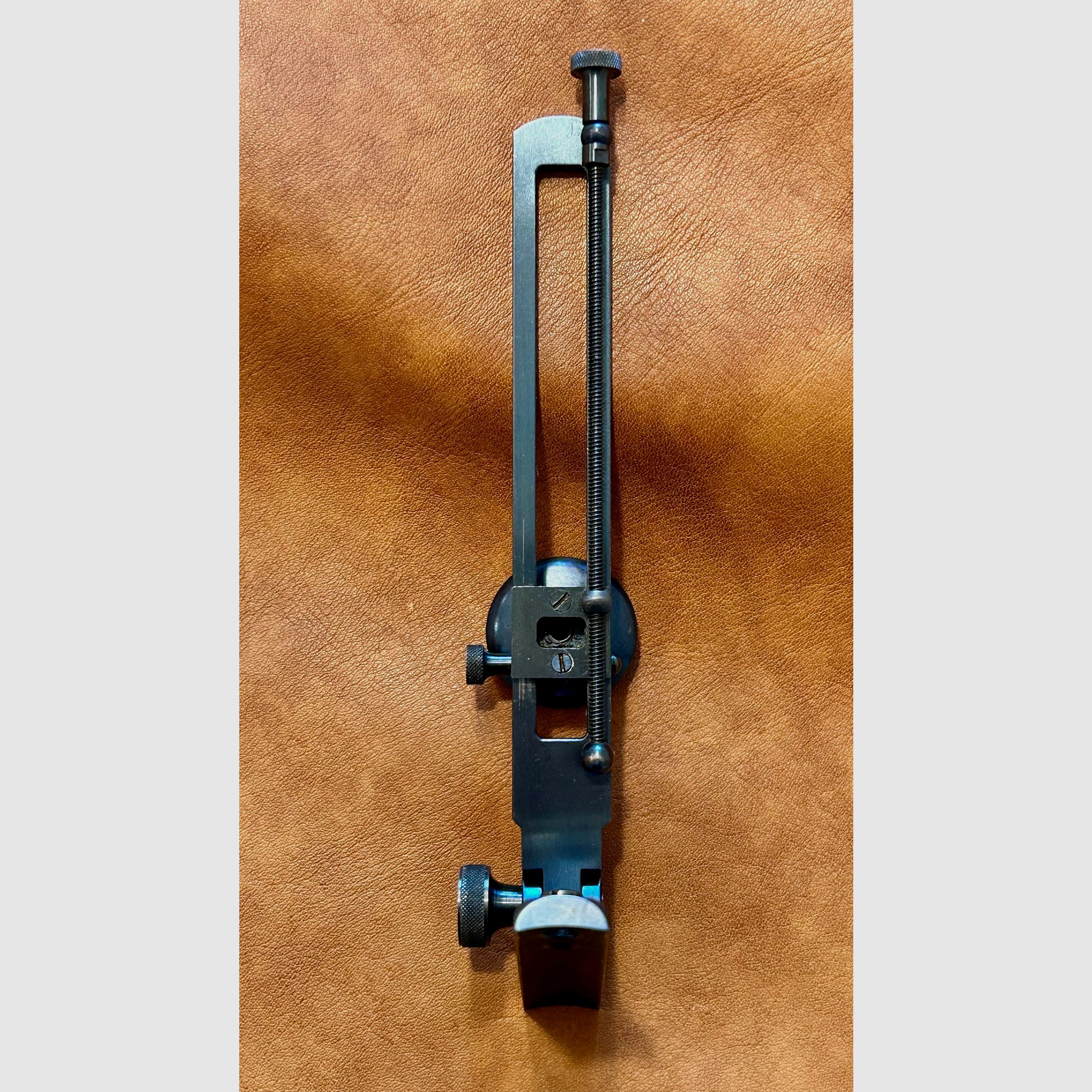 Long Range Tang Sight für eine 74er Sharps von Tom Axtell „The Riflesmith“