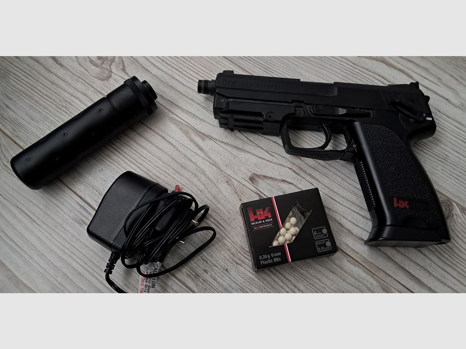 Umarex  HK Heckler & Koch USP Tactical + Bio BBs