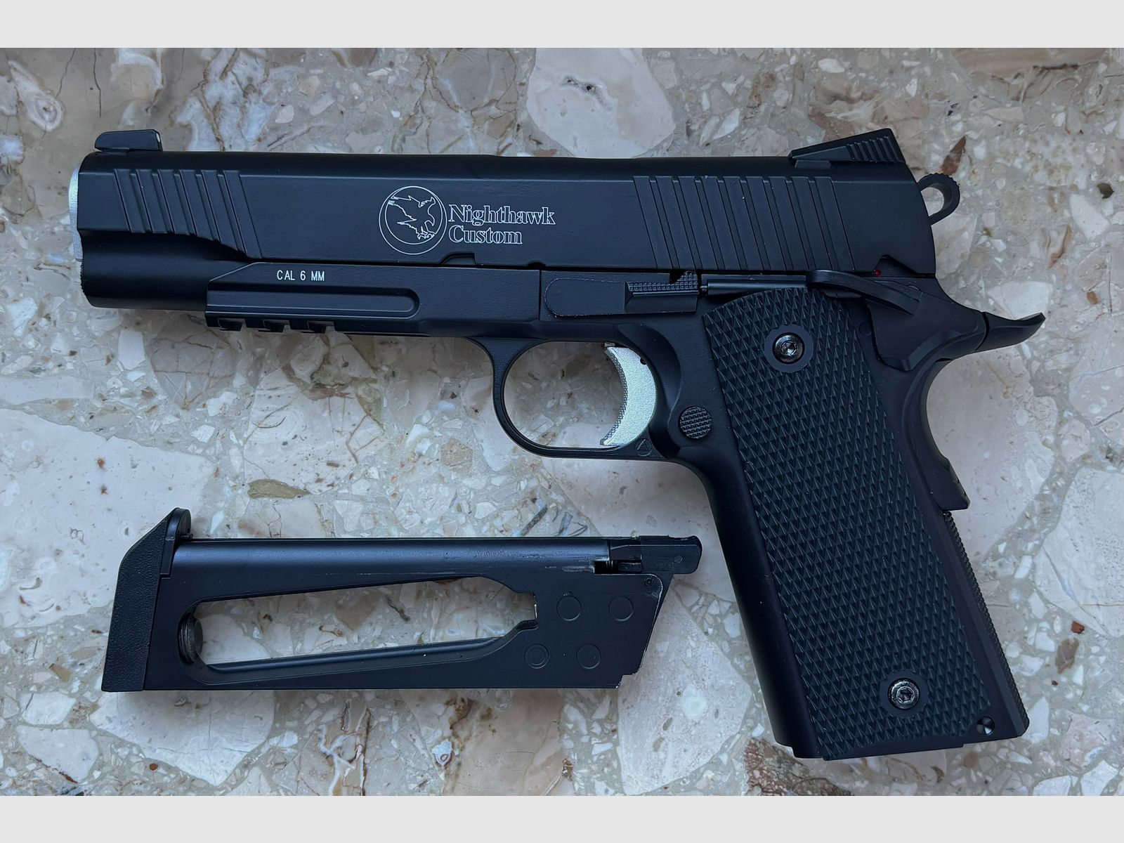 RWA 1911 Nighthawk Custom Recon Airsoft – Vollmetall CO₂ 6 mm BB inkl. Blackhawk CQC Holster | Sehr guter Zustand, Bild 3 von 4