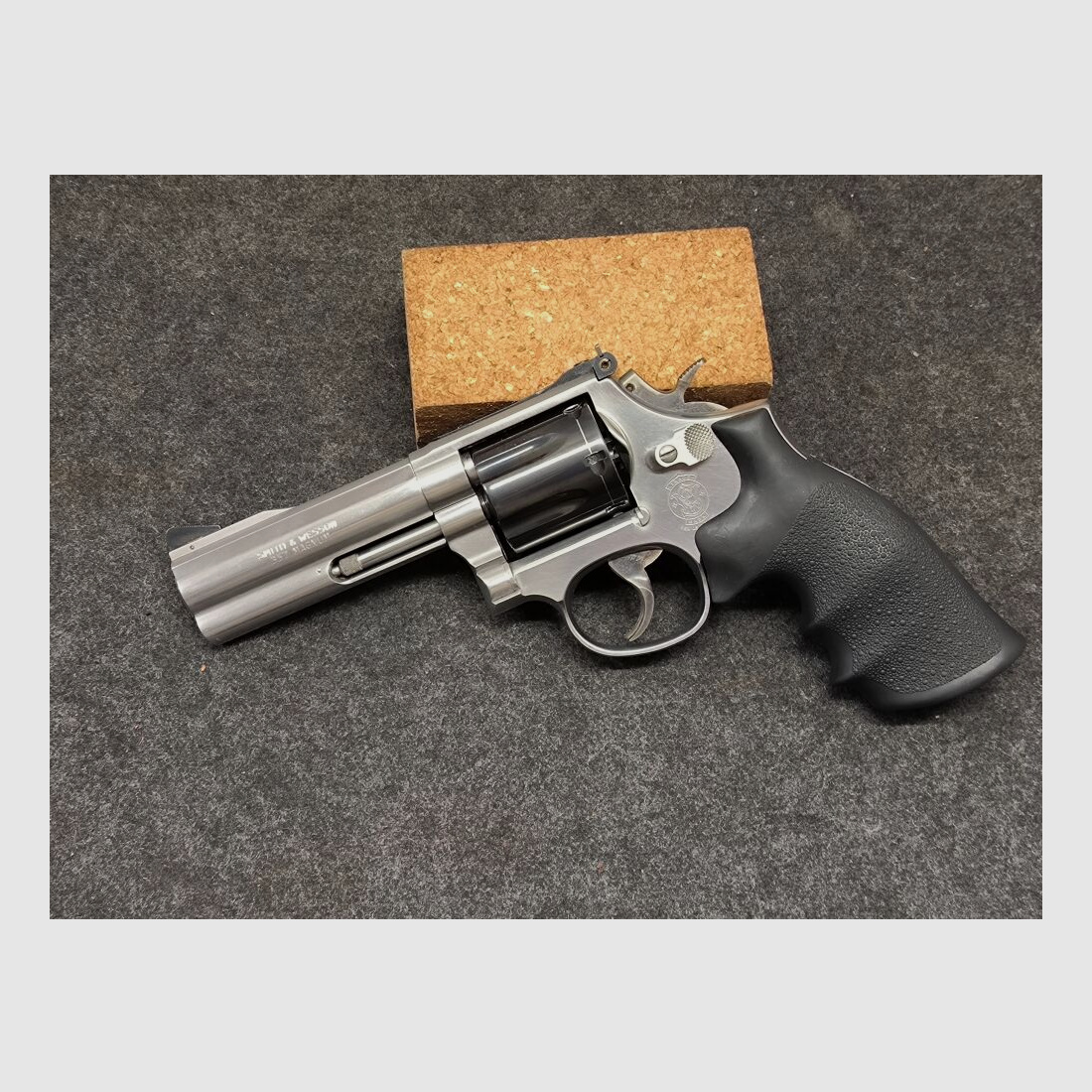 Smith & Wesson	 686-4 Euro Hunter 4"