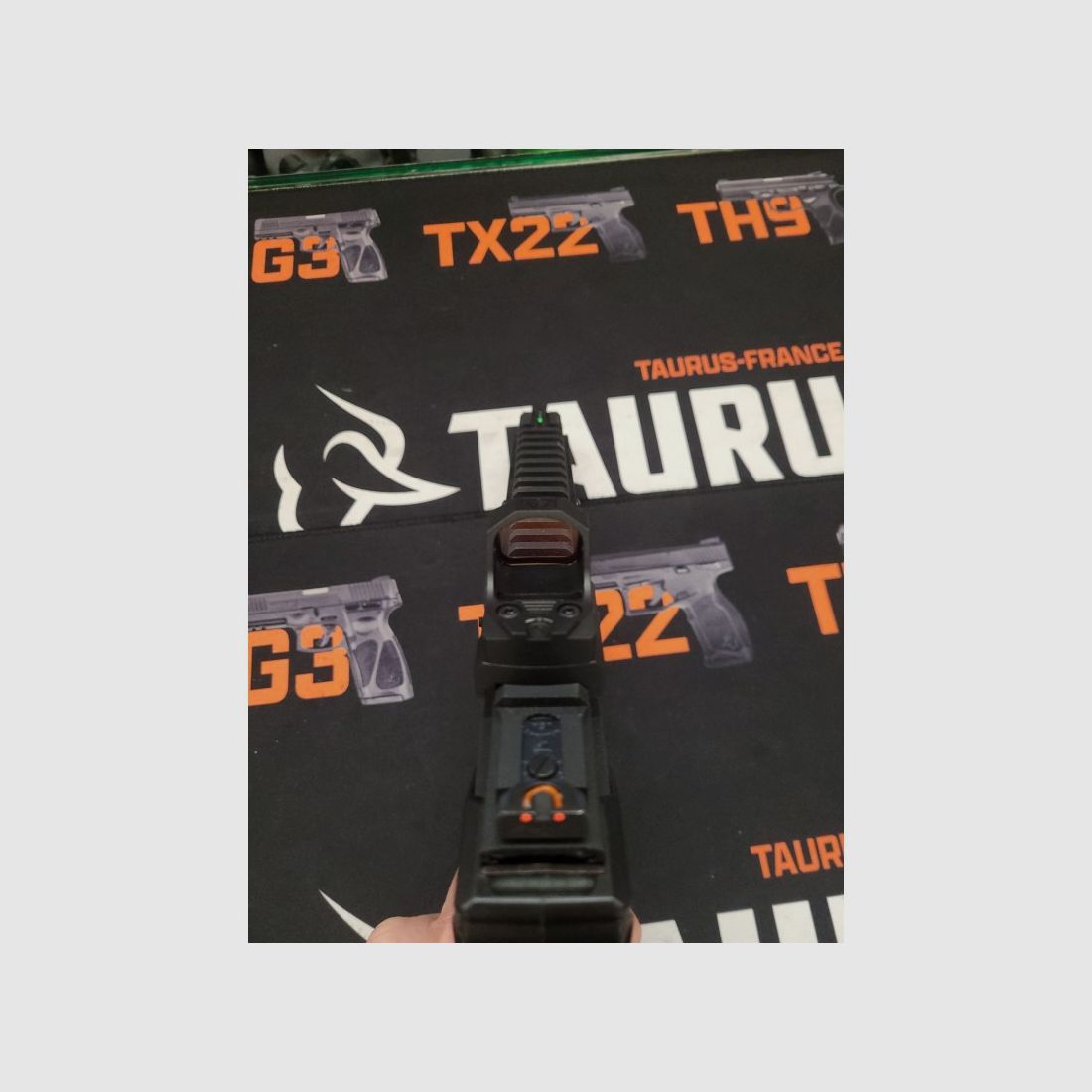 Keltec CP33 22 lr + Rotpunktvisier VECTOR OPTIQUE, Bild 5 von 6