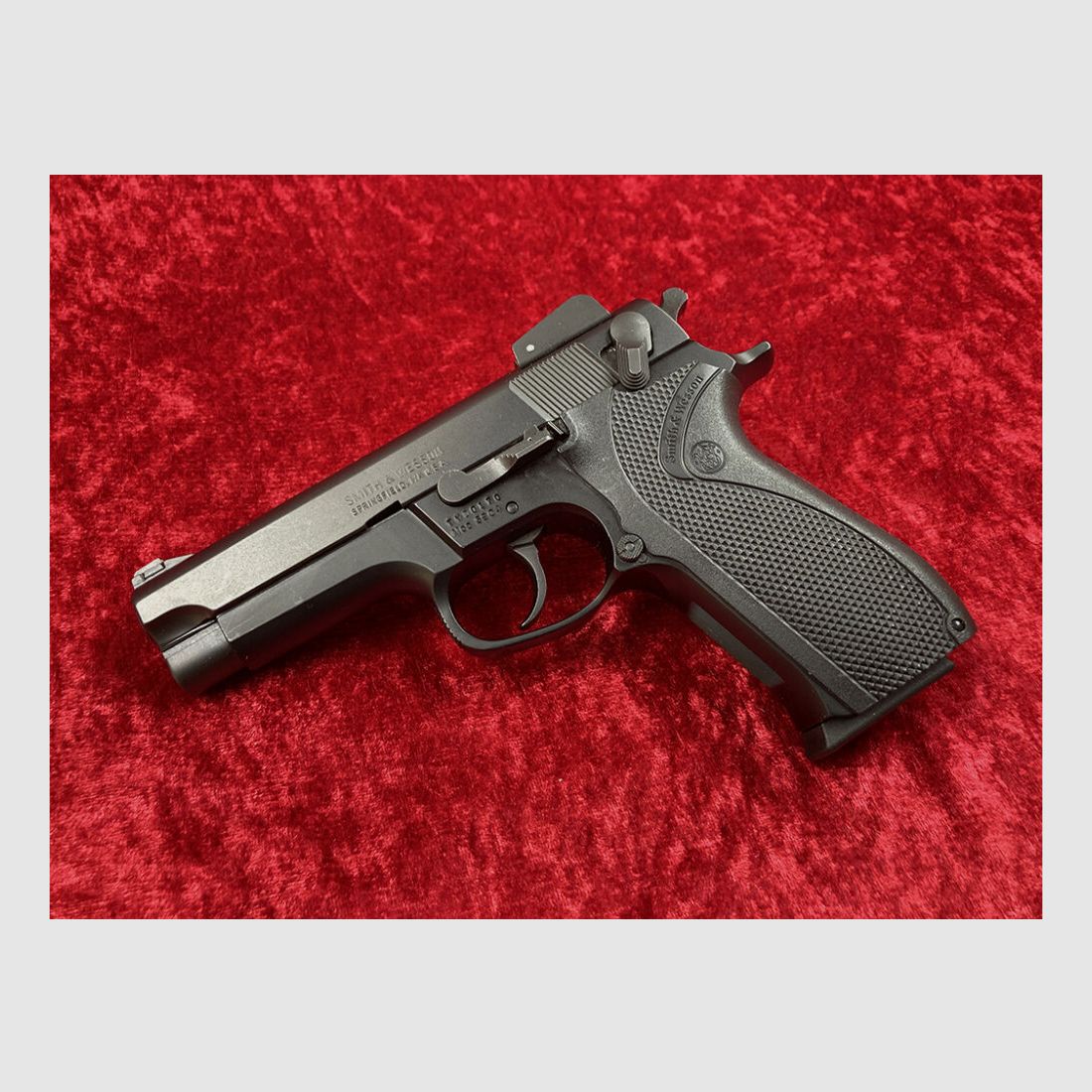 Smith & Wesson 5904