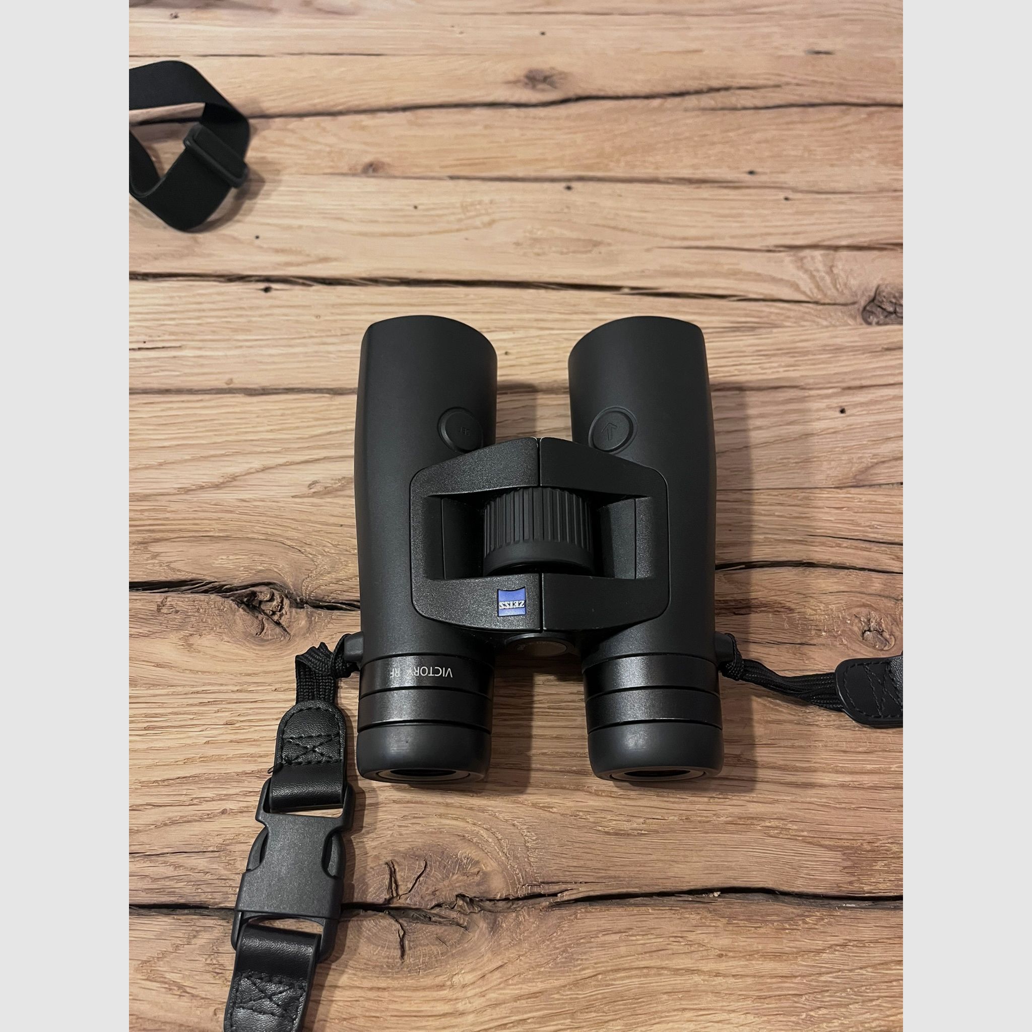 ZEISS Victory RF 10x42 – sehr gepflegt – OVP – kompletter Lieferumfang – ZEISS Harness, Bild 7 von 7