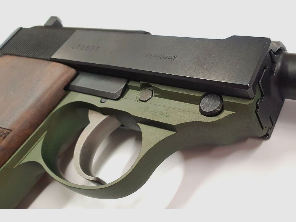 Walther / Schwaben Arms GmbH Sonderedition Pistole Walther P38 im Kleeblatt Grün
