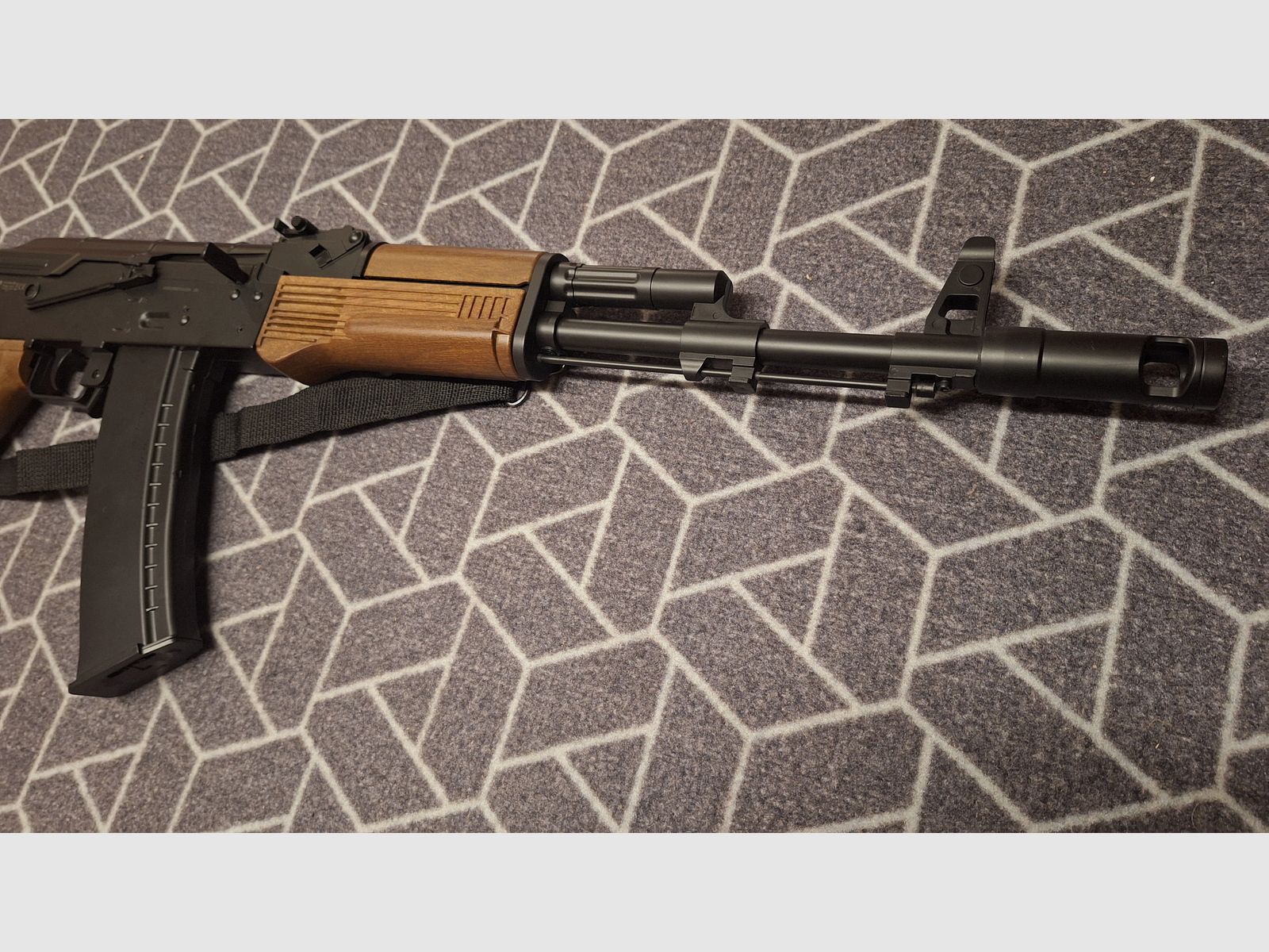 AK47 AK74 Kalashnikov Softair AEG mit Klappschaft-Neuwertig