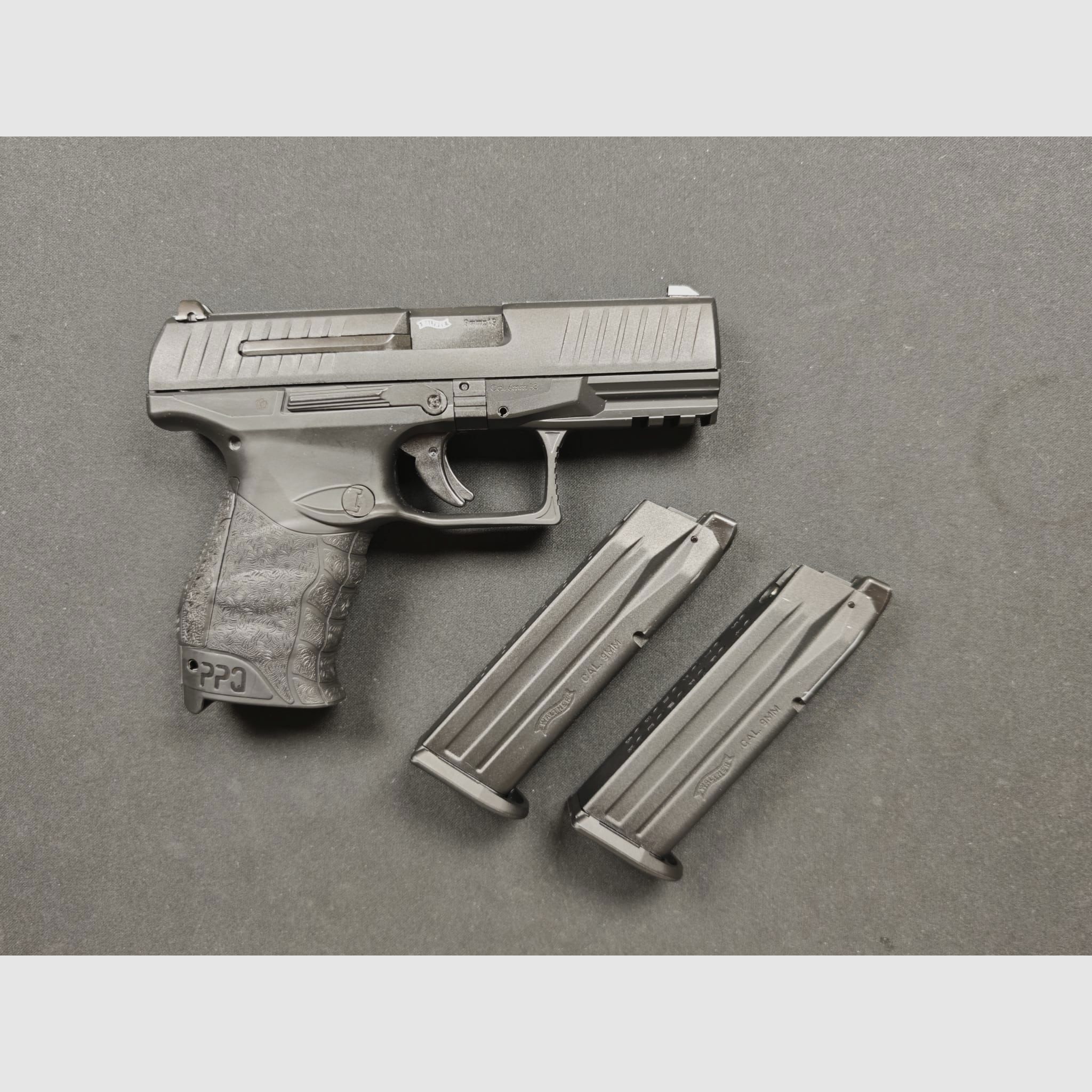 Walther PPQ M2 softair pistol caliber 6 mm BB gas blowback with 2 like new magazines