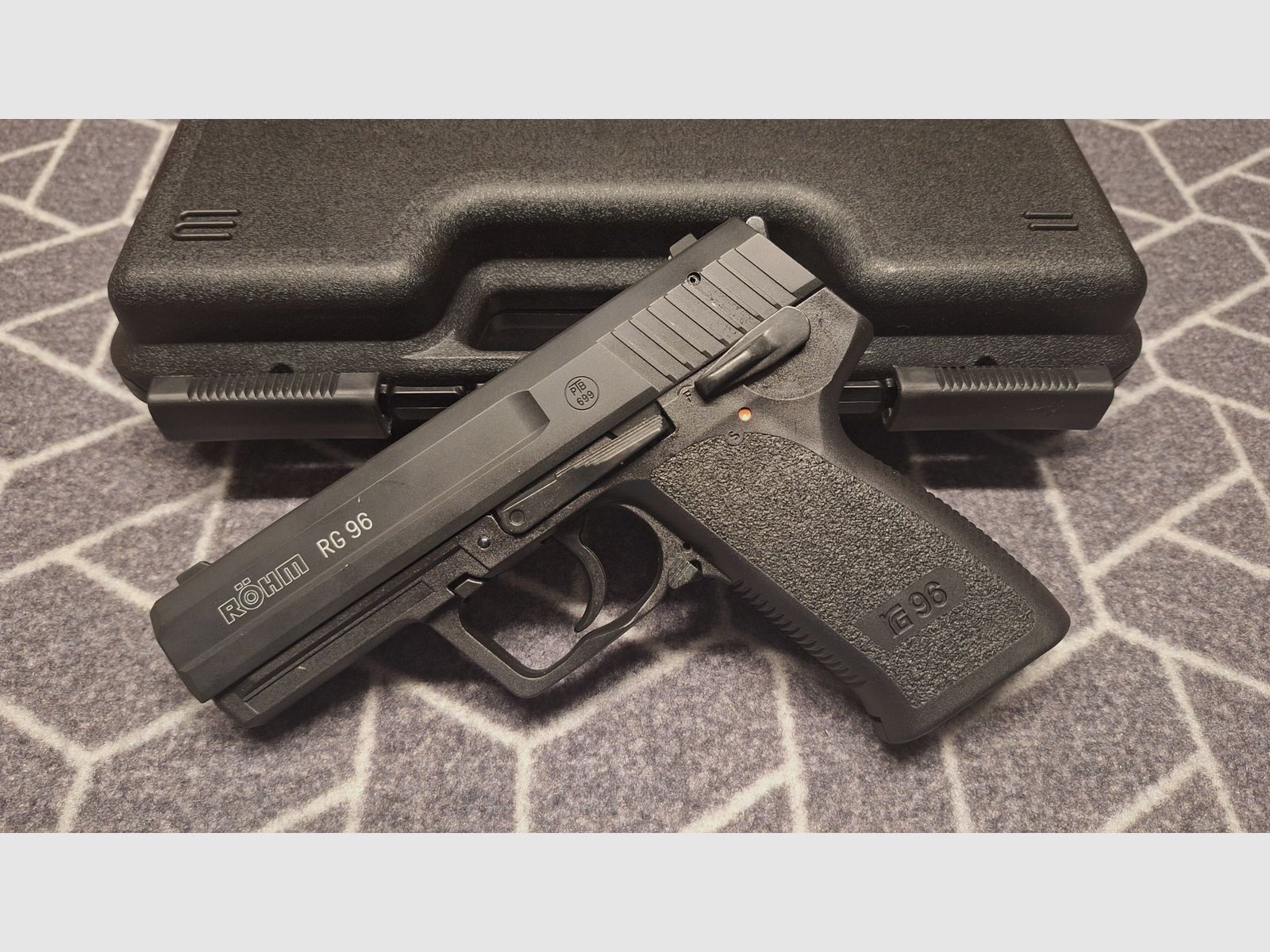 Röhm RG 96 Schreckschuss Pistole brüniert