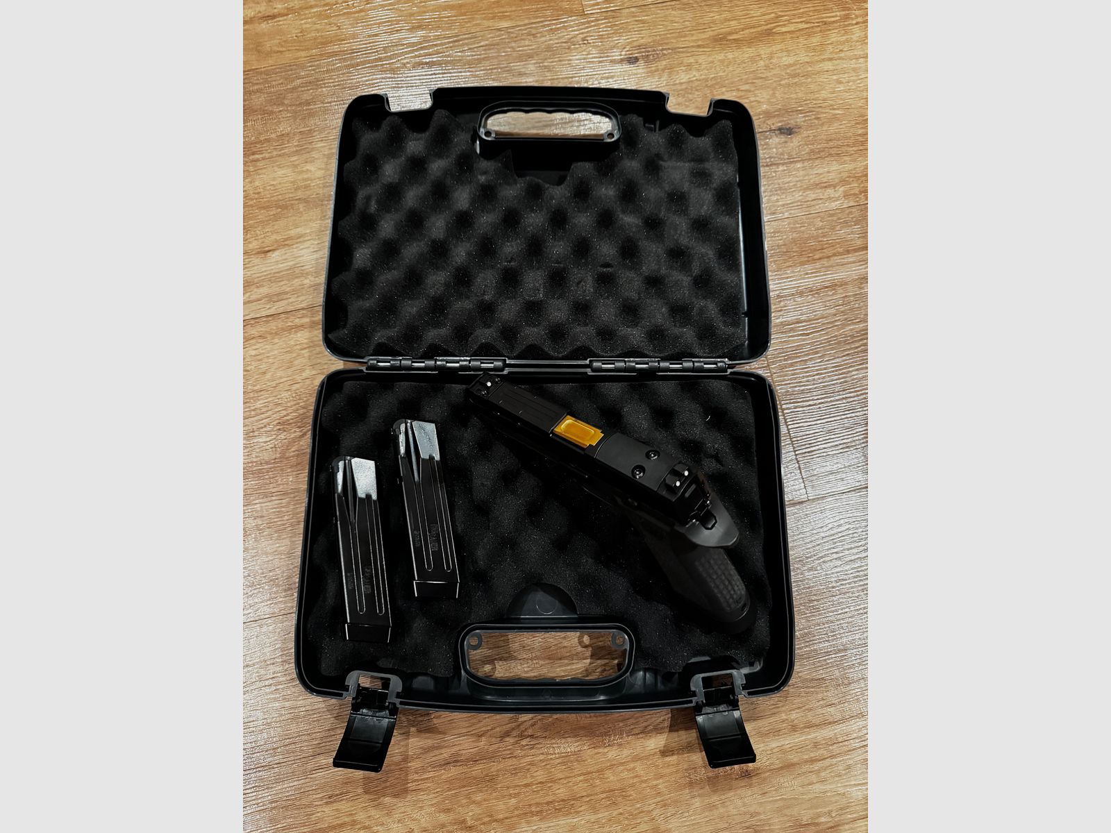 SIG Sauer P320 Spectre Gold Comp.