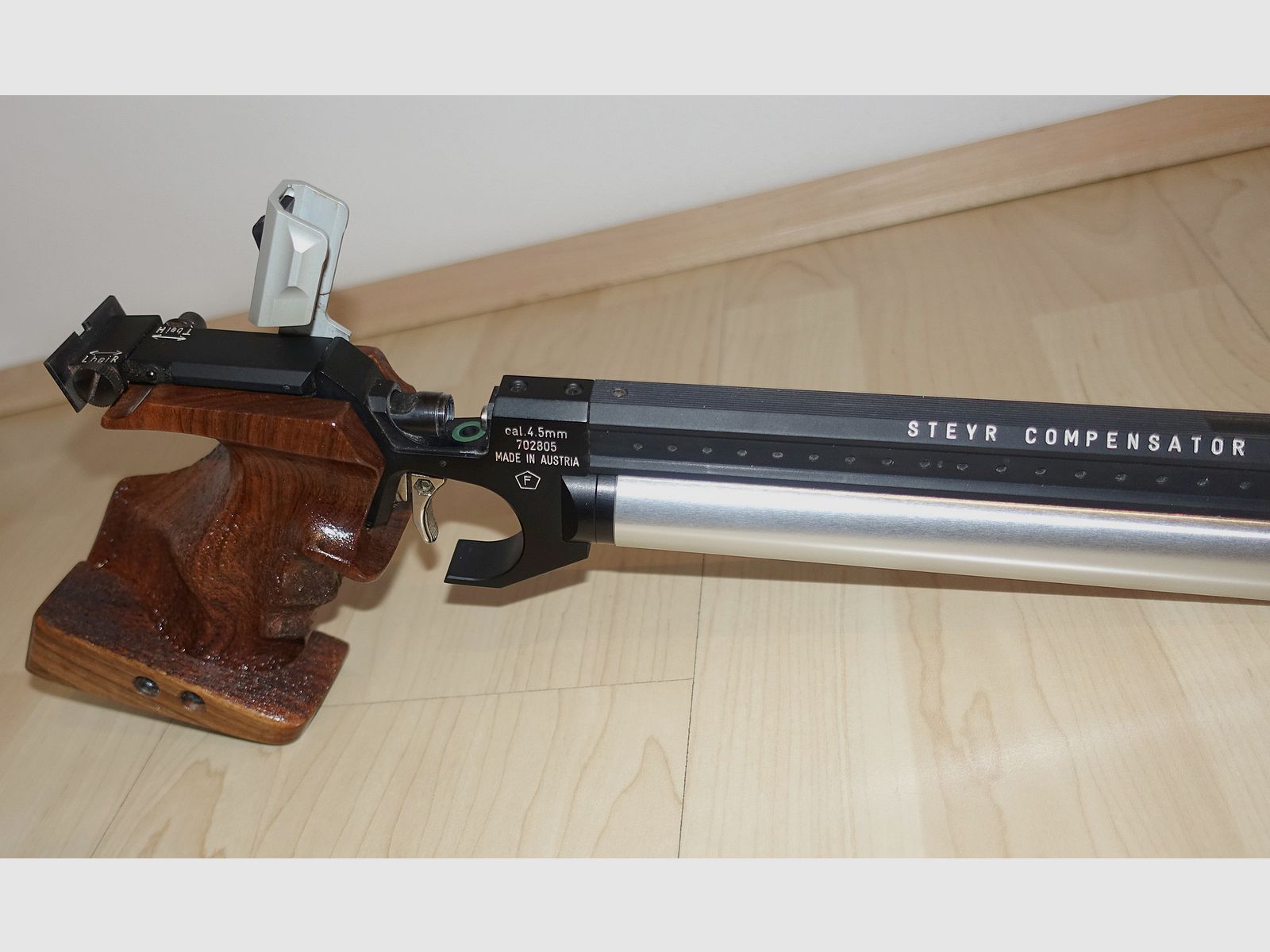 TOP Pressluft Matchpistole Steyr LP mit neuer Kartusche + Zubehör