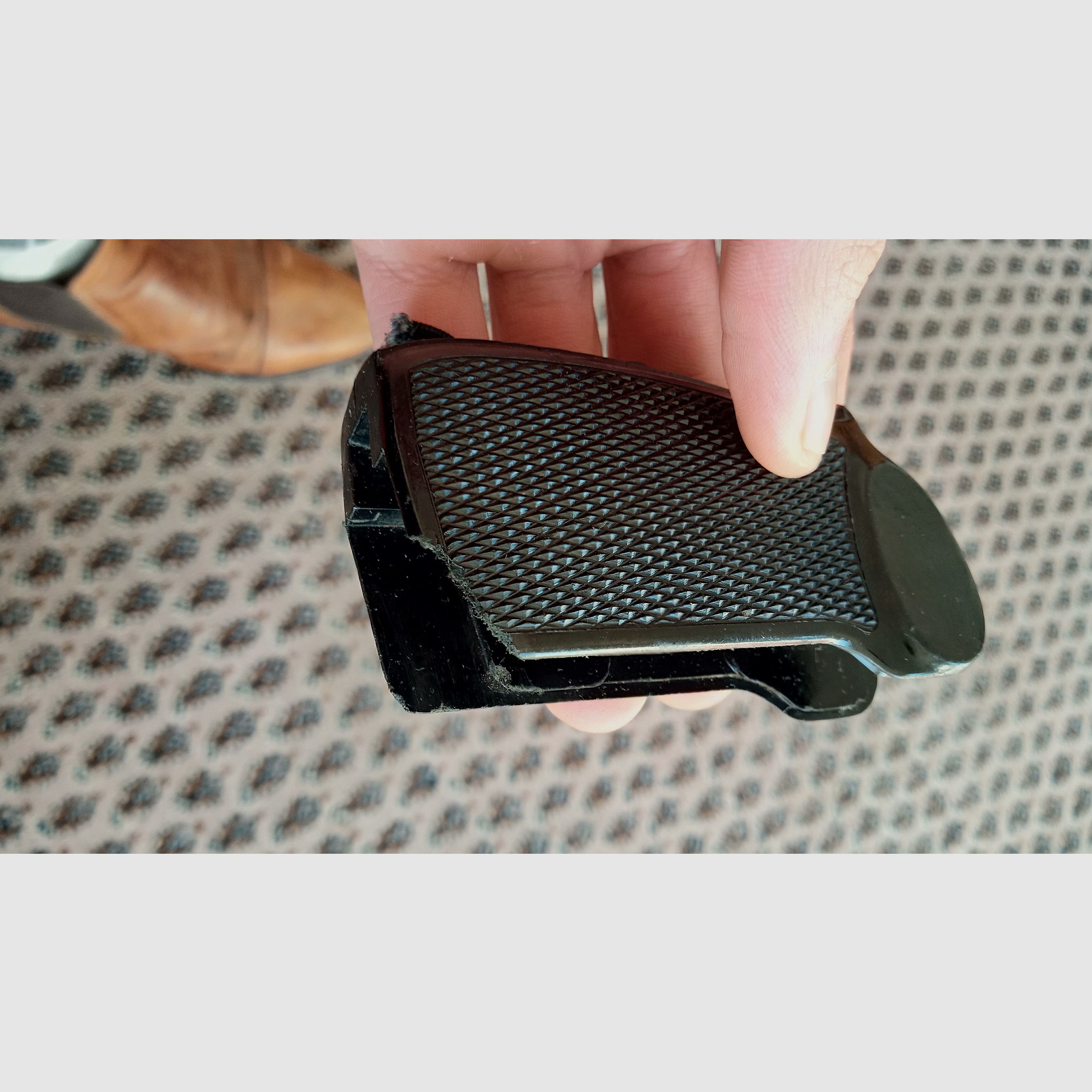 Bakelite grip shell with minor damage for DDR police pistol-M / Vintage grip for East German Makarov // 8 rounds PM 9x18
