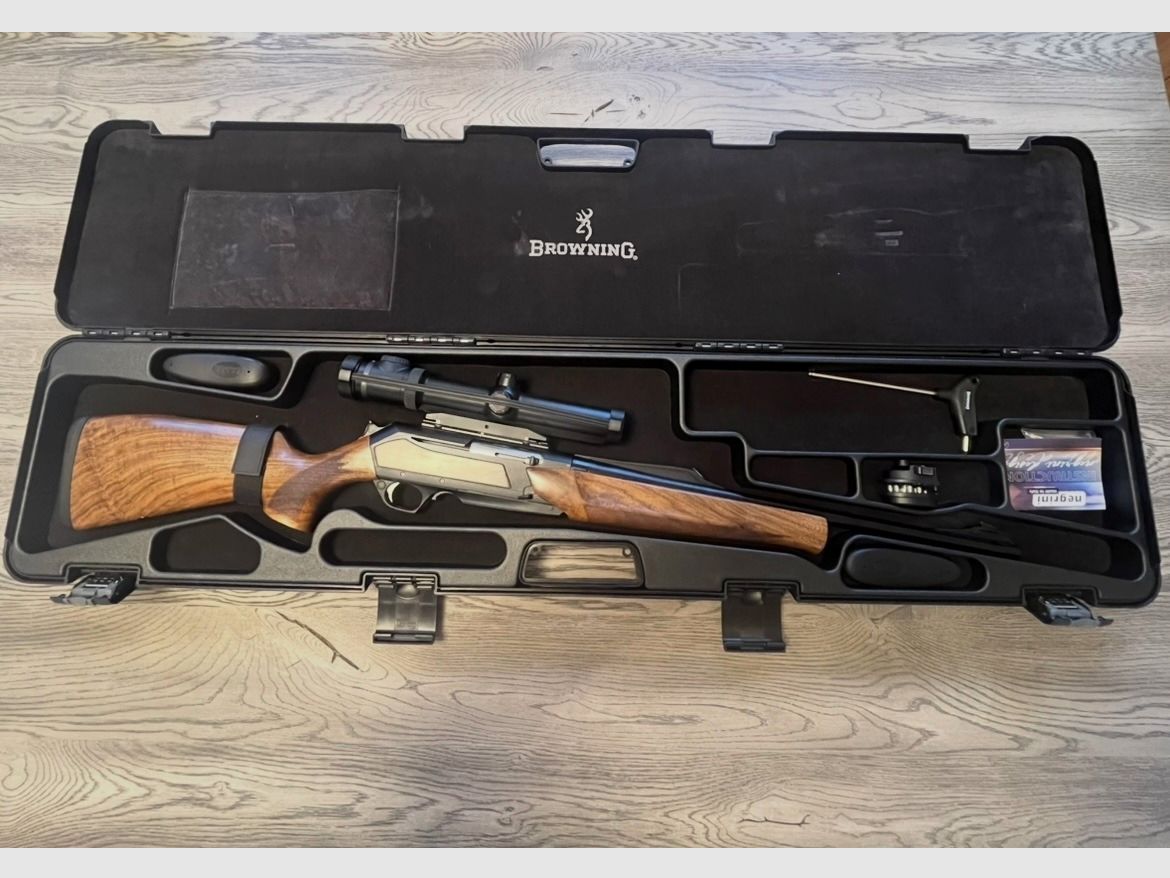 Halbautomat Browning Modell: Bar Zenith Wood HC in Kaliber .30-06 mit Zeiss Victory V8 1,1-8-30 absolut neuwertig
