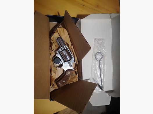 Smith & Wesson M60