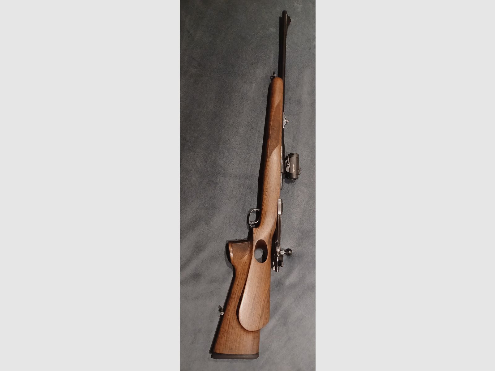 Repetitiegeweer mod. 98 met doorlopend kolf en Aimpoint Micro H2