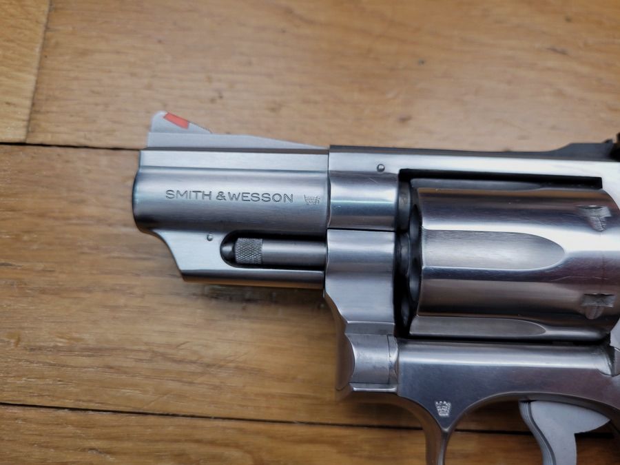 Sehr schöner Revolver Smith & Wesson M66-1 Subnose genannt „Combat Stainless Magnum“ – 6 Schuss in .357 mag – Lauf 2,5 Zoll – neue polierte Edelstahl-Oberfläche – M66-1 von 1977 oder 1978 – die echte „Hand Canon“ in neuwertigem Zustand, Bild 6 von 17