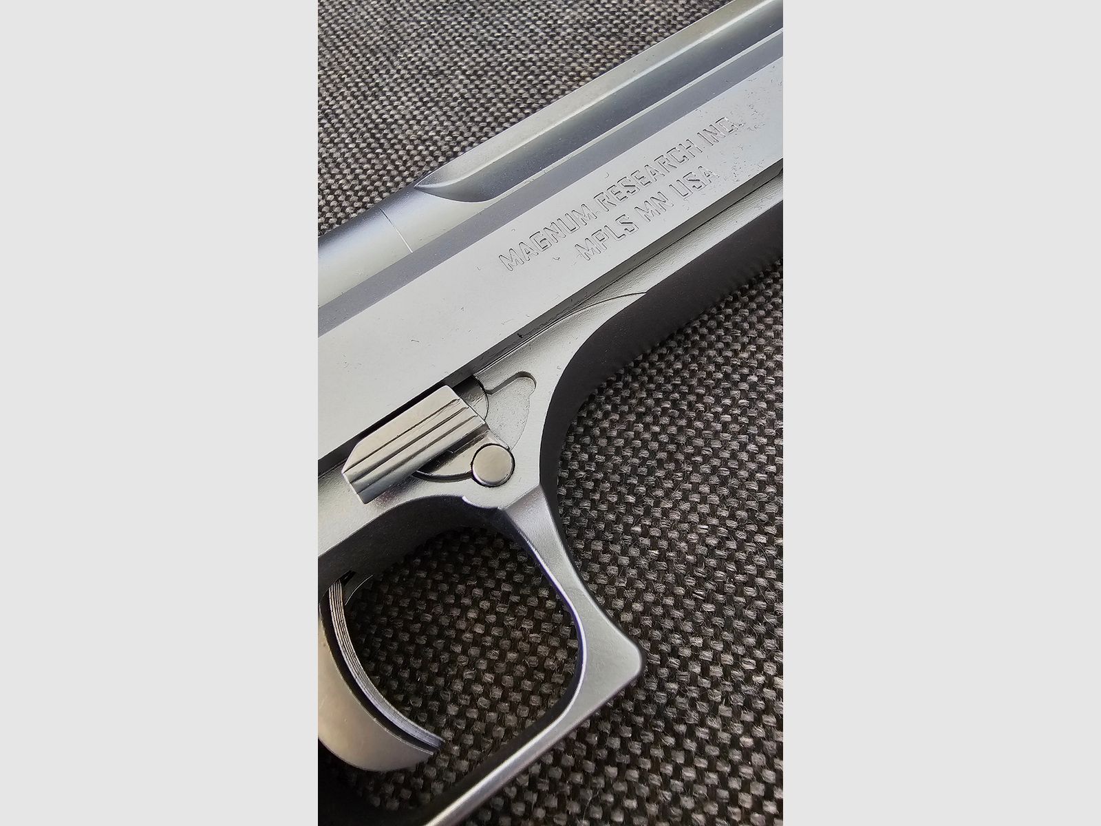 DESERT EAGLE .50AE GBB, SILVER  MAGNUM RESEARCH CYBERGUN