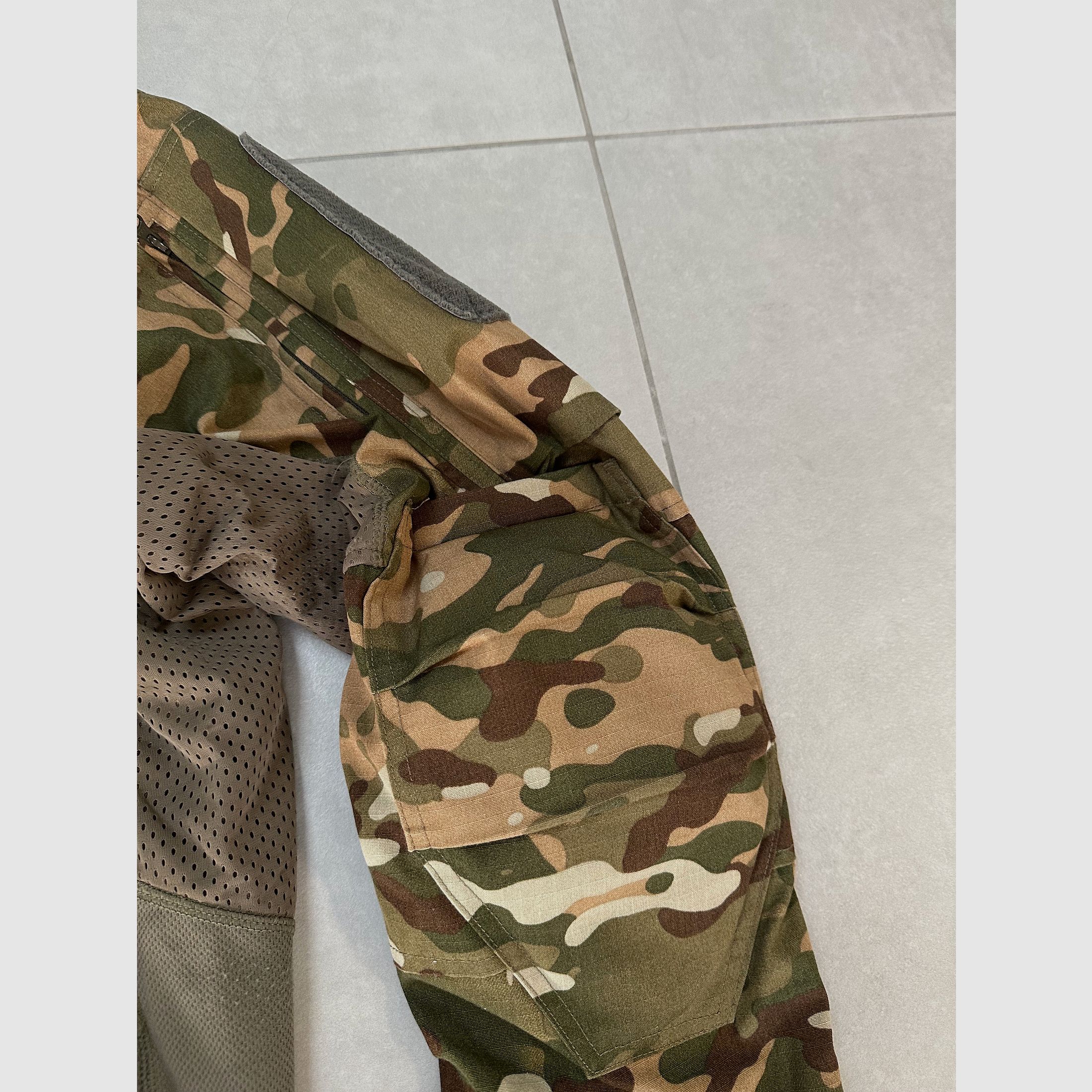 UF Pro Combat Shirt, besonderes Camo, Größe L Tiefstpreis
