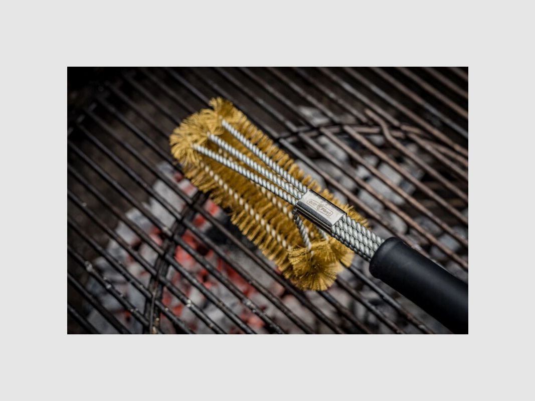 Grillfürst Grillbürste Messing für Gusseisen Roste, mit langem 3-fach Bürstenkopf