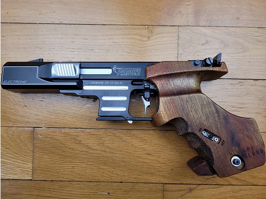 Pistolet de compétition PARDINI – Modèle SP20 NEW – 22 LR – Chargeur 5 coups – Détente électronique – TBE