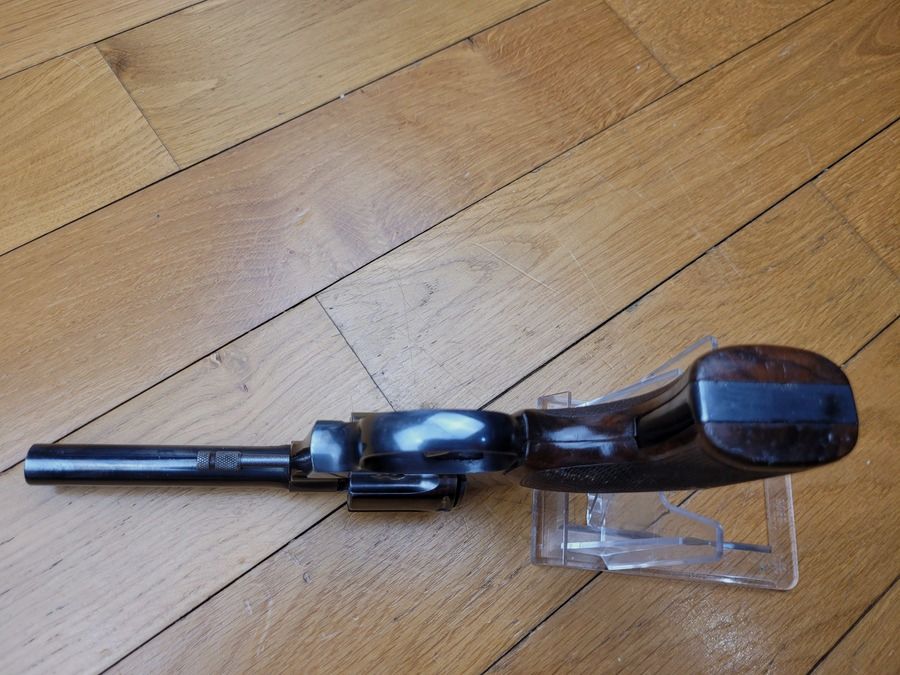 Muy bonito Colt Police Positive – Modelo "Target" – Raro en calibre 22LR y muy poco común de 4 pulgadas – 6 disparos – Mecánica y cañón premium – Bonitas empuñaduras de competición de época – Arma de 1914 en estado excepcional – TBE++, imagen 17 de 20