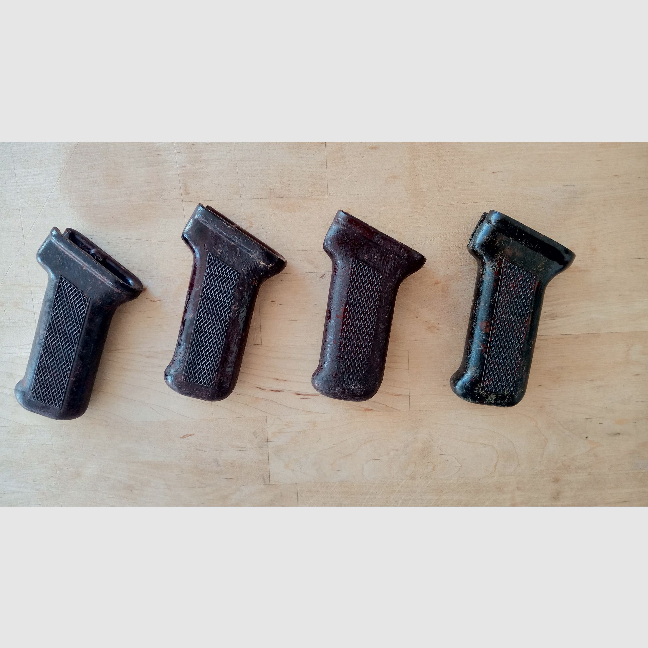 Rumänische AKM-Griffe aus Bakelit besser als der russische Griff / auch für AK74 AK-100 / Yunker / Cybergun 47