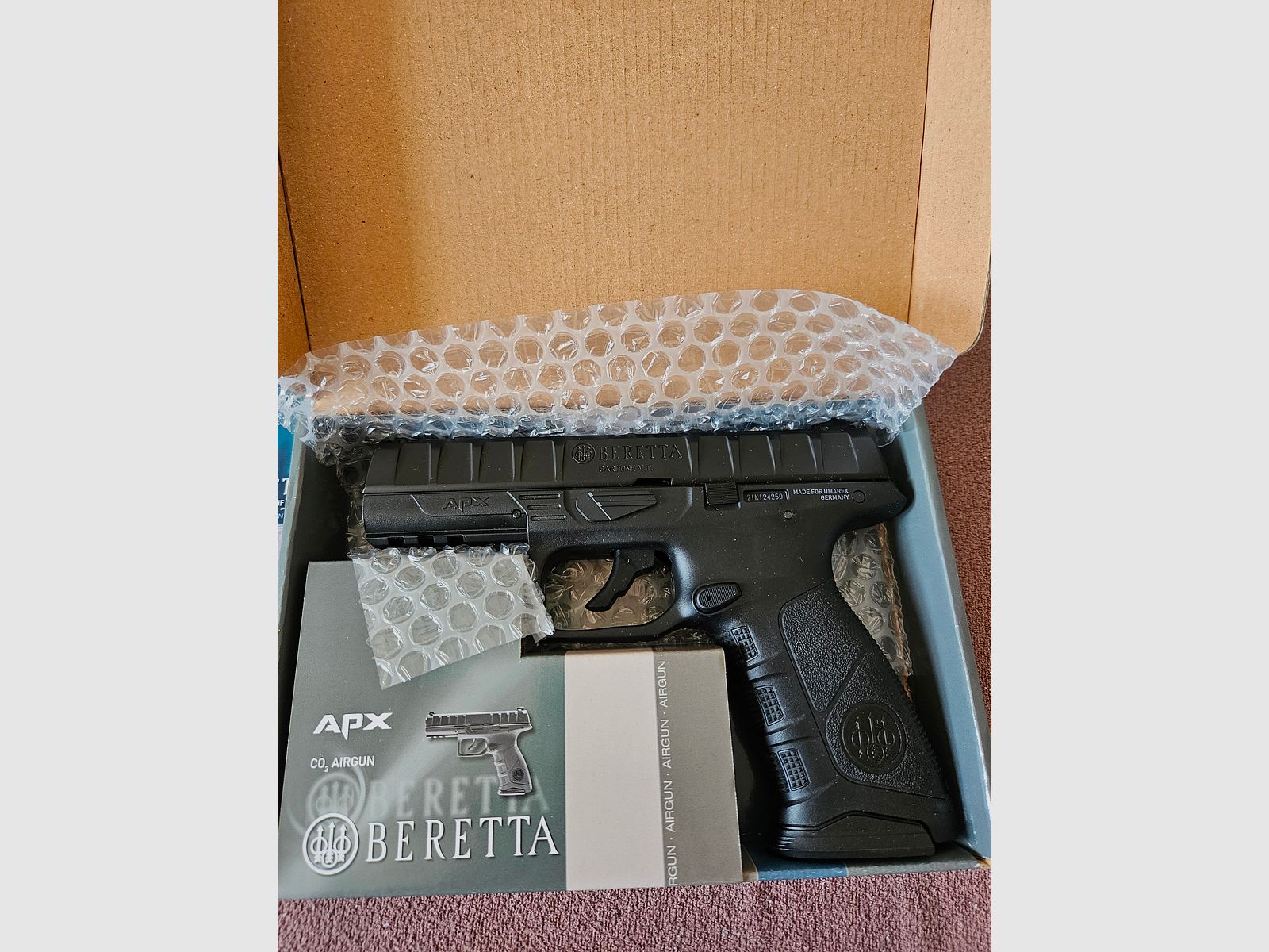 Pistola Beretta APX BlowBack CO2 4,5mm BBs de acero