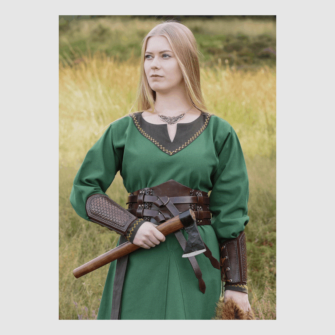 Ulfberth Armschützer aus Leder mit Prägung und Wildleder, Paar, versch. Farben