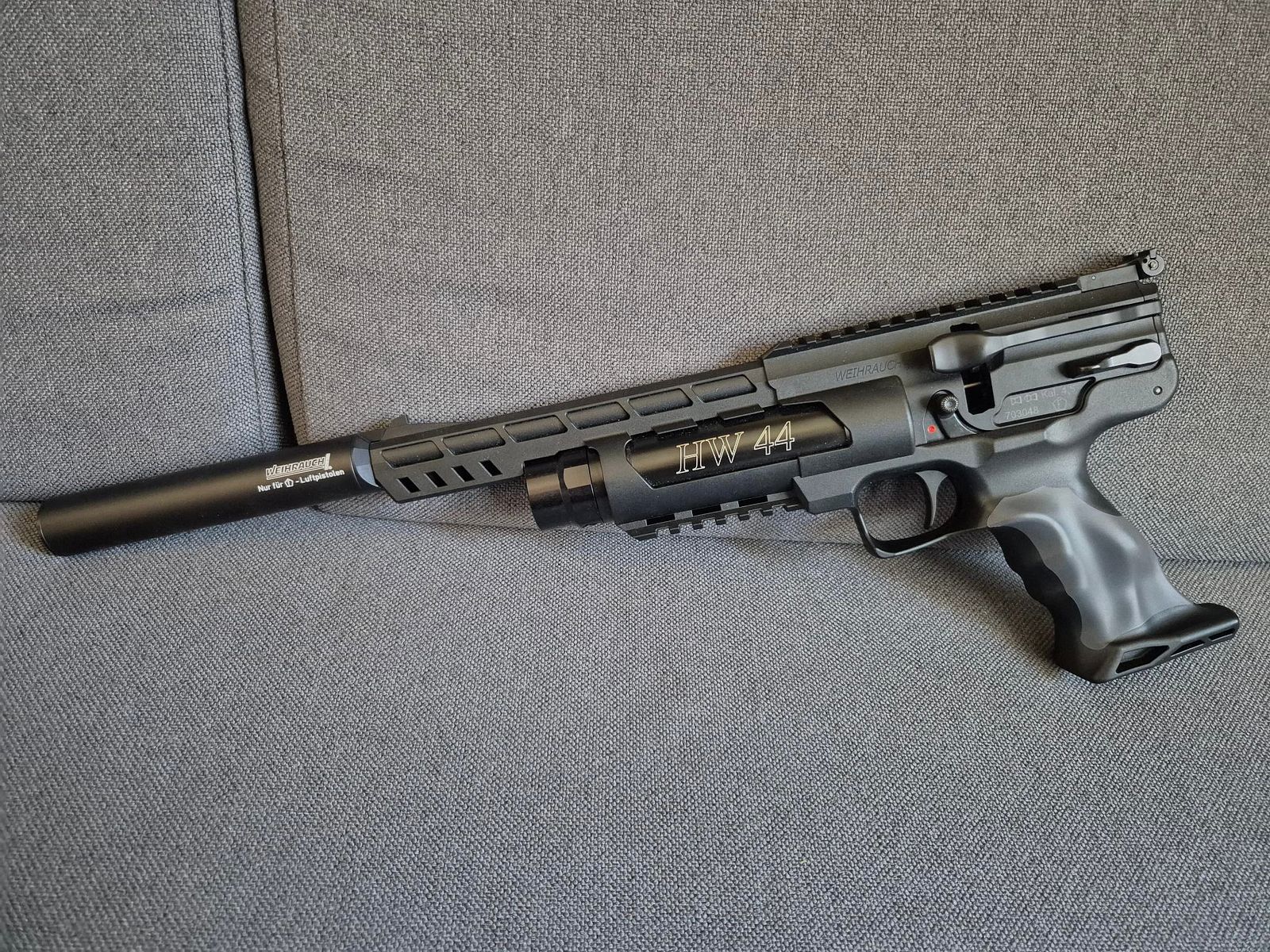 Weihrauch HW 44 mit Schalldämpfer