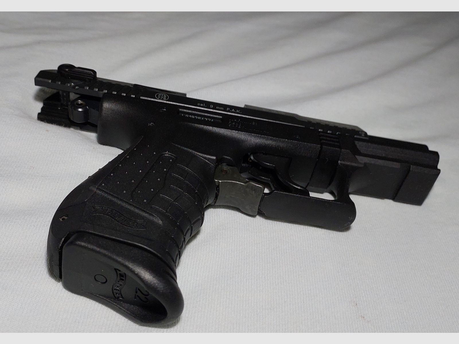 Walther P22 (P 22 Classic) pistola de fogueo 9mm P.A.K. negra (PTB 778)