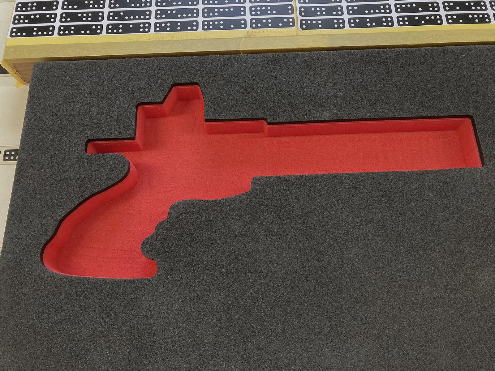 CNC-gefräste Koffereinlagen aus festem Schaumstoff