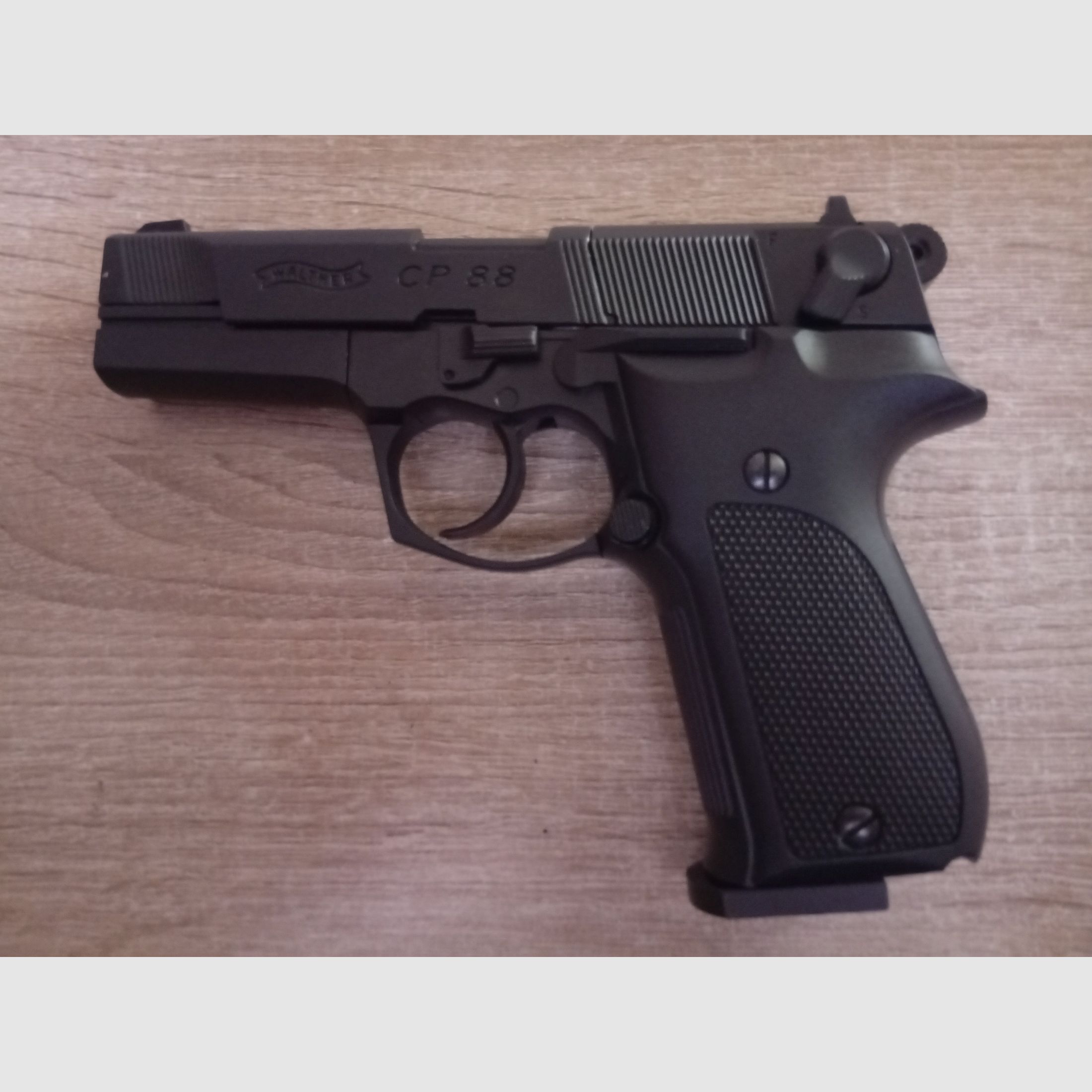 Walther CP88 mit Rotpunkt