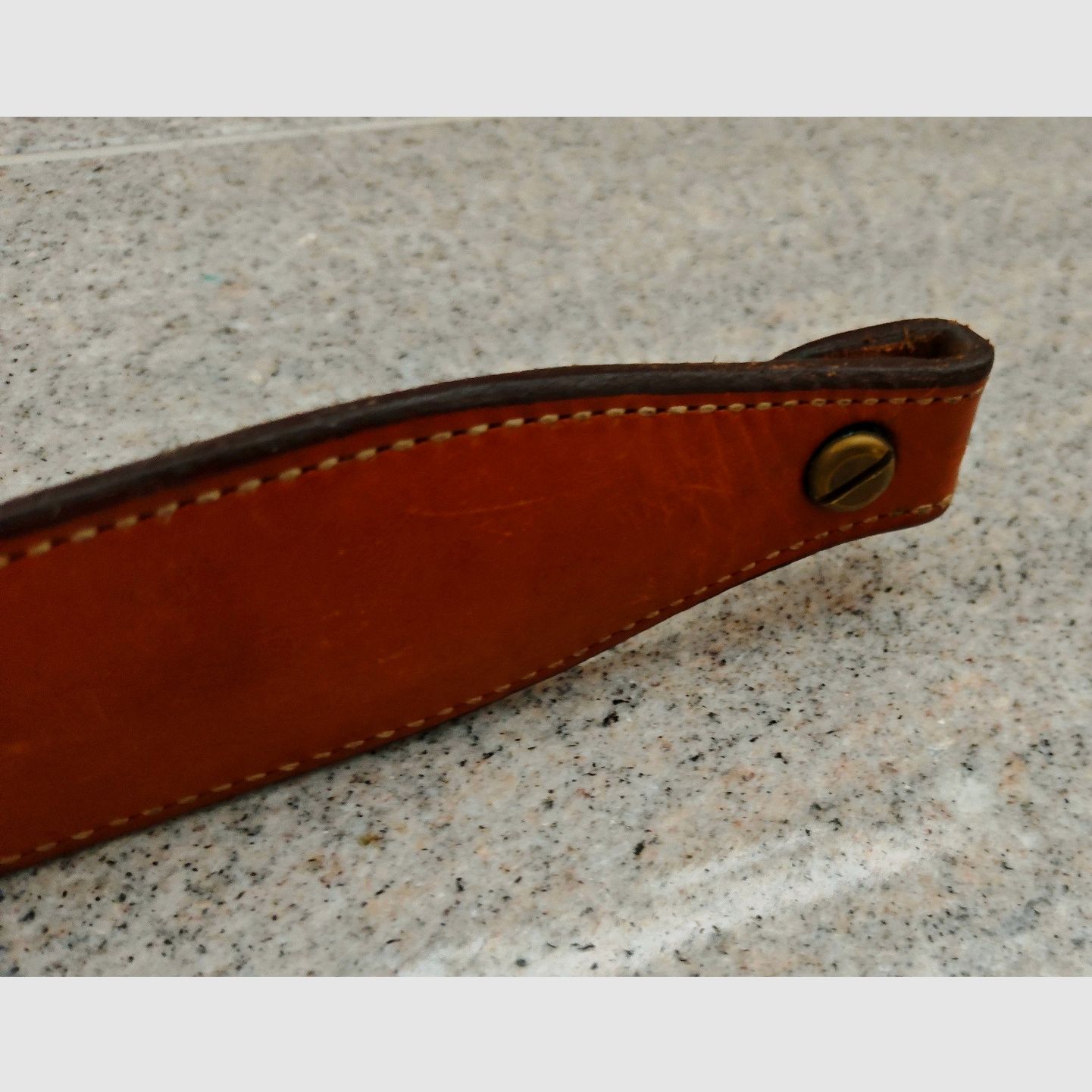 Skórzany pasek do karabinu