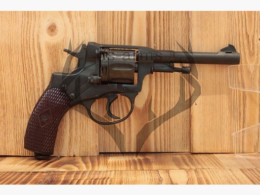 Nagant	 Nagant M1895 Revolver - 7,62 × 38 mm R