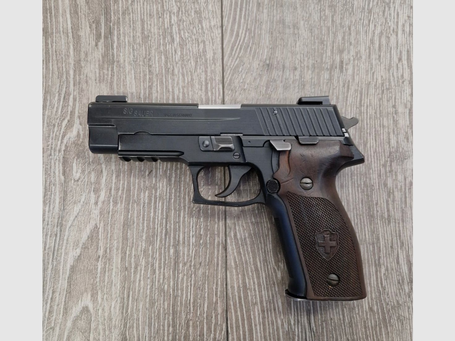 P226, Bild 3 von 3