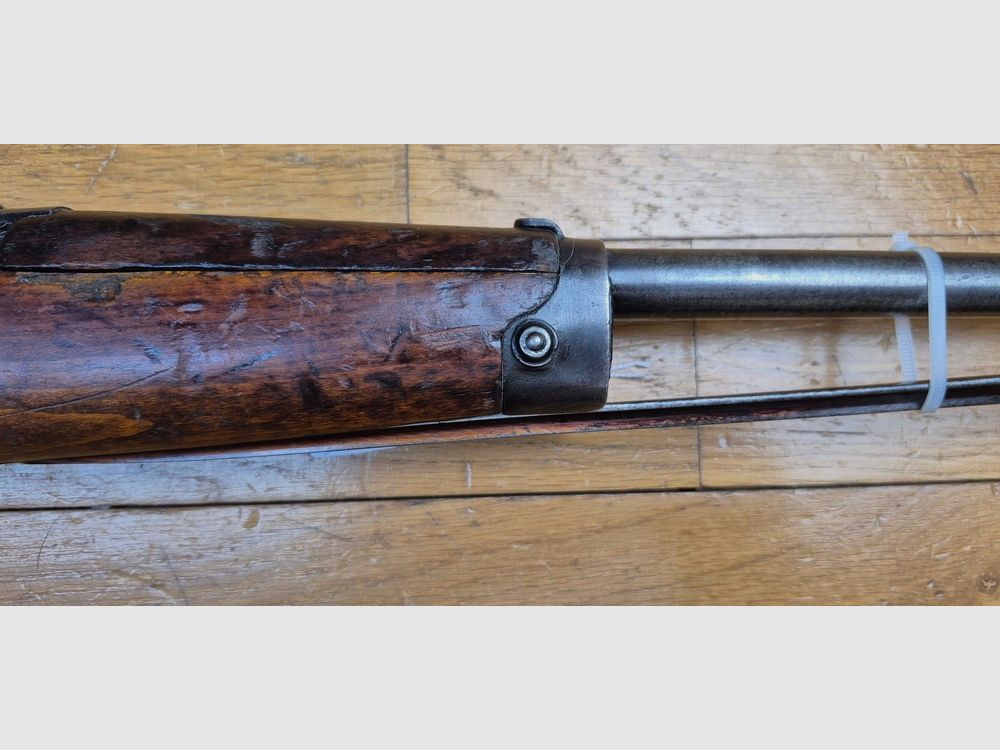 Reiterkarabiner 1891 oder Moschetto da Cavalleria Carcano – Kal. 6,5×52 original – Integrierte Klappbayonett ohne Druckknopf – Waffe angepasst an das Modell 1938 mit fester Visierung Typ Mod.1938 – Arsenal von Terni – Guter Lauf und Mechanik – BE+, Bild 7 von 30