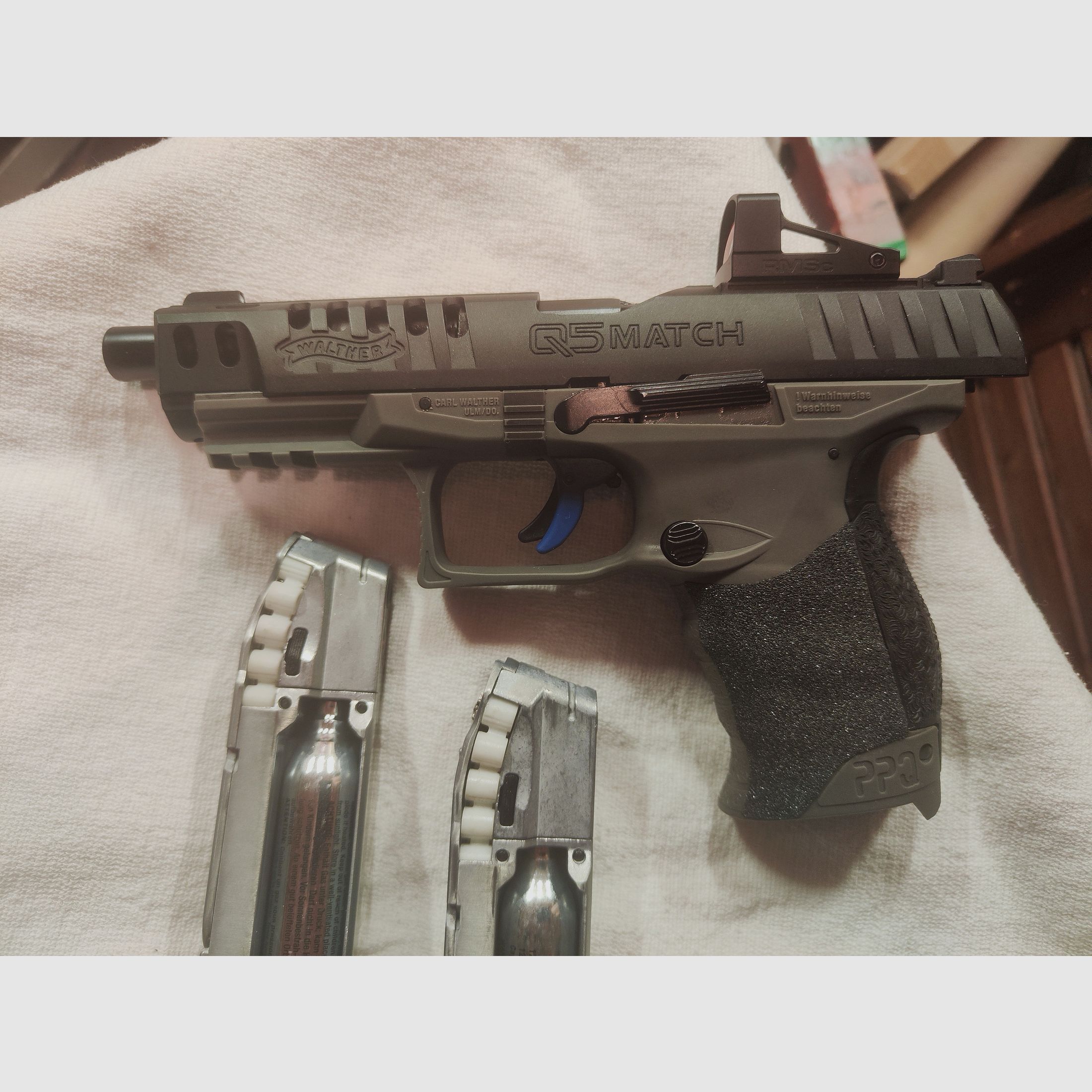 Umarex Walther Q5 Match Combo CO2 4,5mm Diabolo mit RedDot und Zusatzmagazin