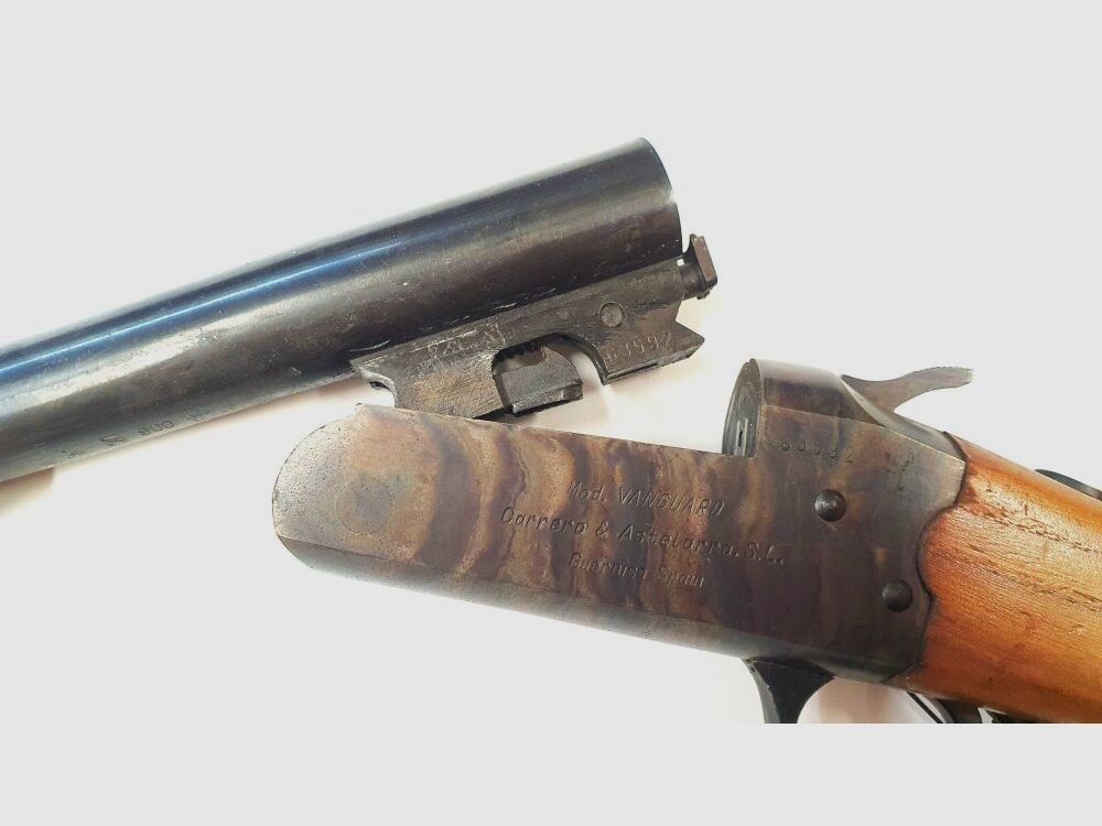 Carrero & Astelarra VANGUARD