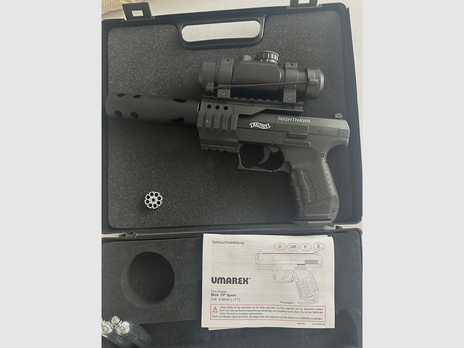 Walther Nighthawk CO2 Pistole mit Red Dot Leuchtpunktvisier