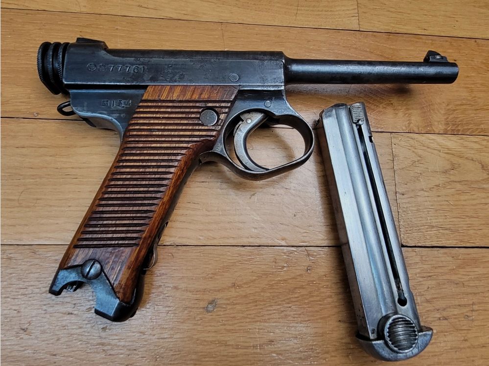 Uitzonderlijke en zeer zeldzame Japanse pistool Nambu Type 14 – Japanse dienstwapen – Origineel kaliber 8mm Nambu – Nagoya Arsenal onder toezicht van Kokubunji – Wapen van april 1940 – Mooi enkelnummer wapen behalve magazijn – TBE en zeer zeldzaam, afbeelding 1 van 23