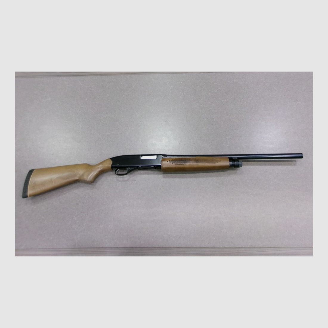 WINCHESTER 1200 RIOT Kal.12 gebraucht, Bild 2 von 9