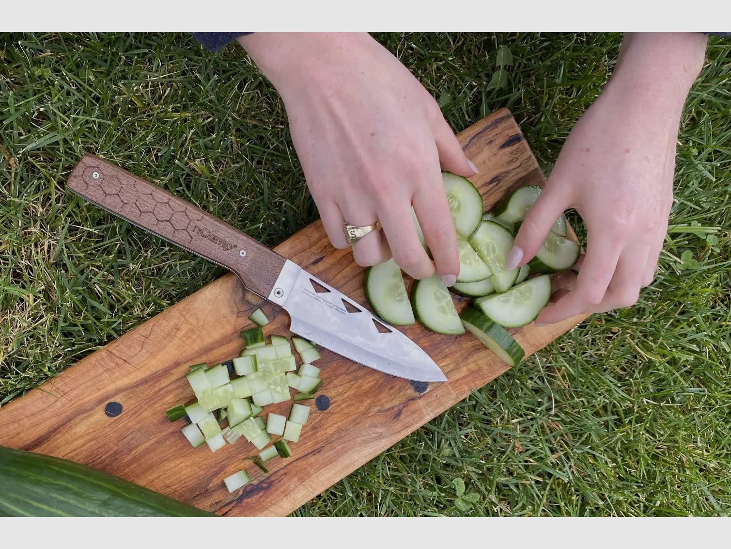 nCamp Elite Chefkochmesser (Damastklinge/Walnussholzgriff) mit Lederetui